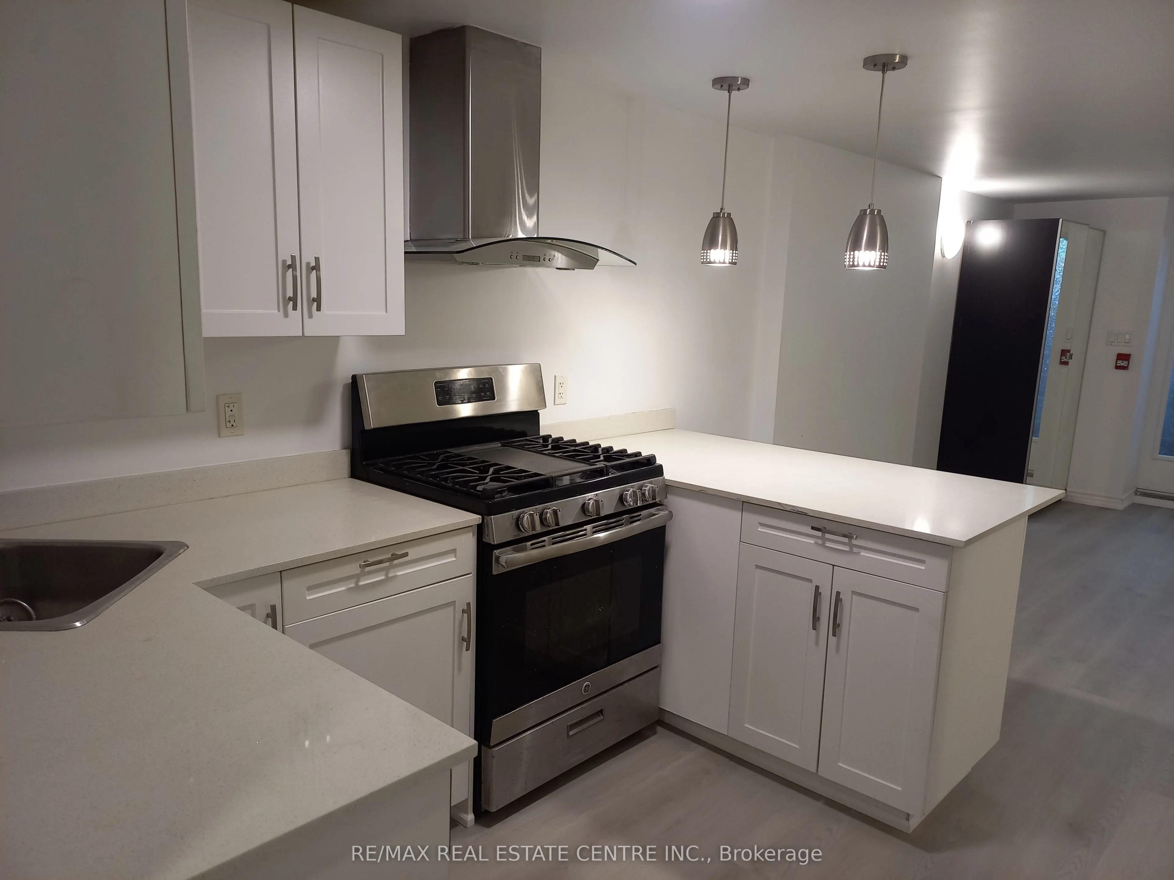 129 Walmer Road, #Lower