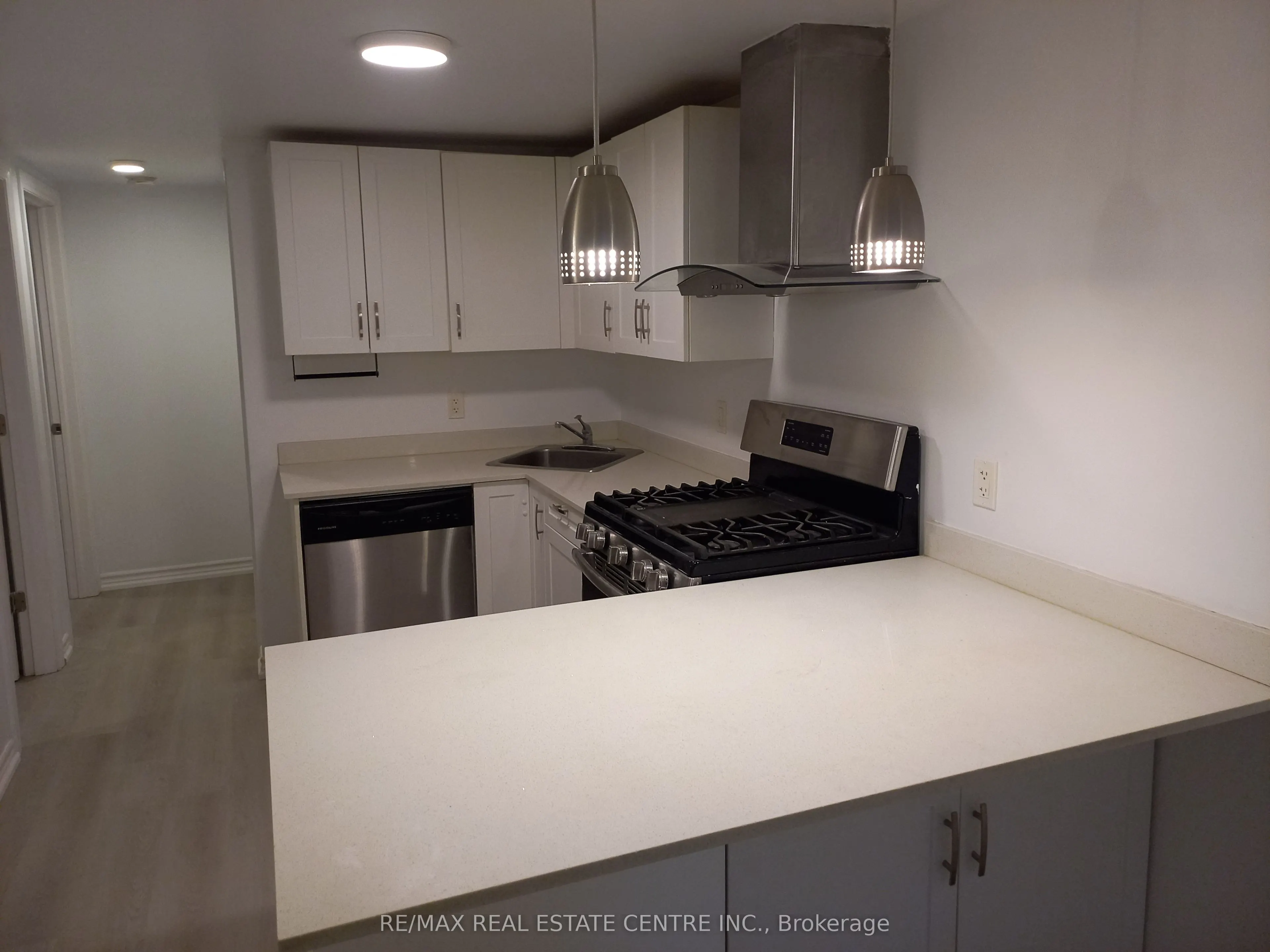 129 Walmer Road, #Lower