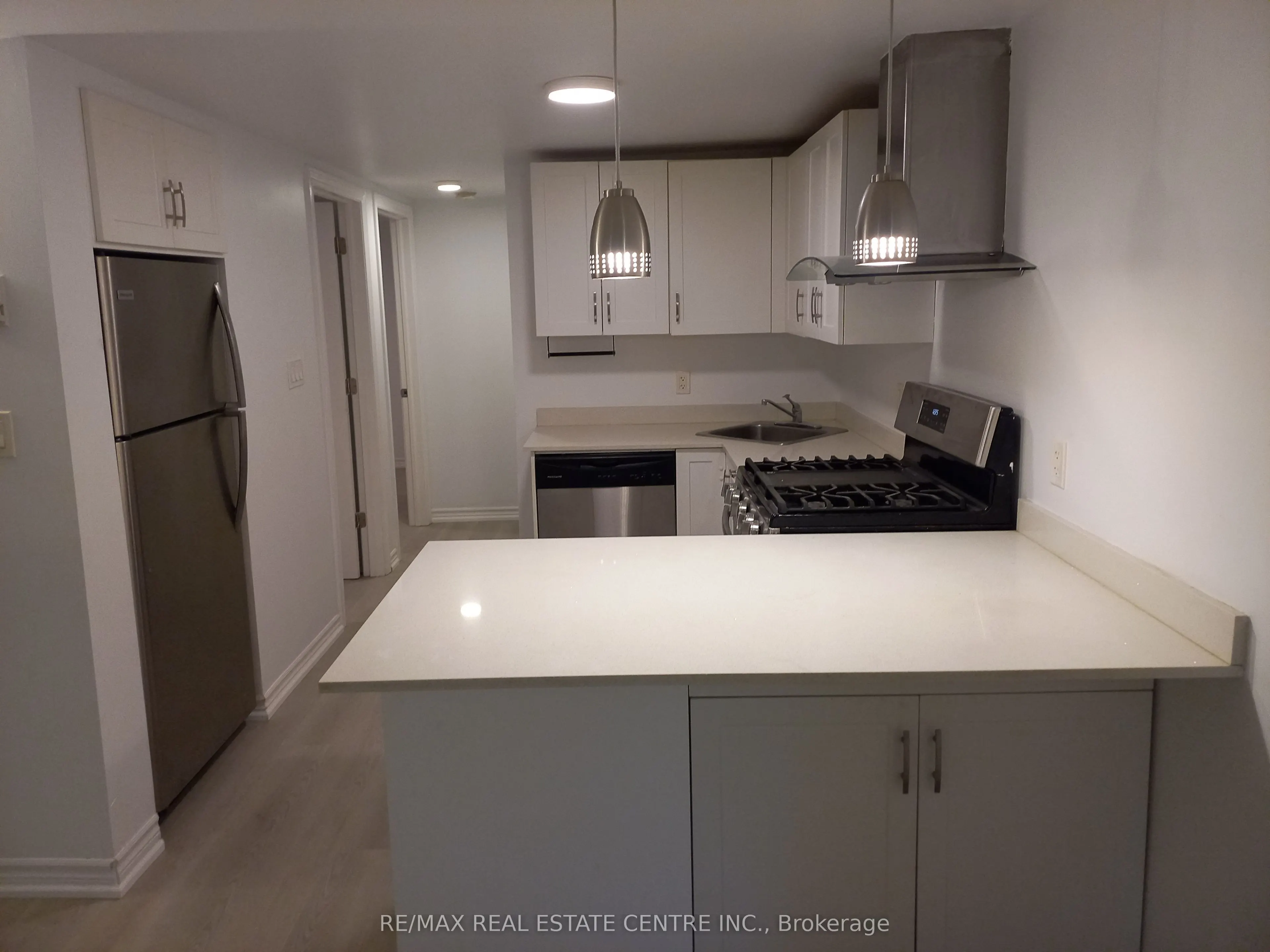 129 Walmer Road, #Lower