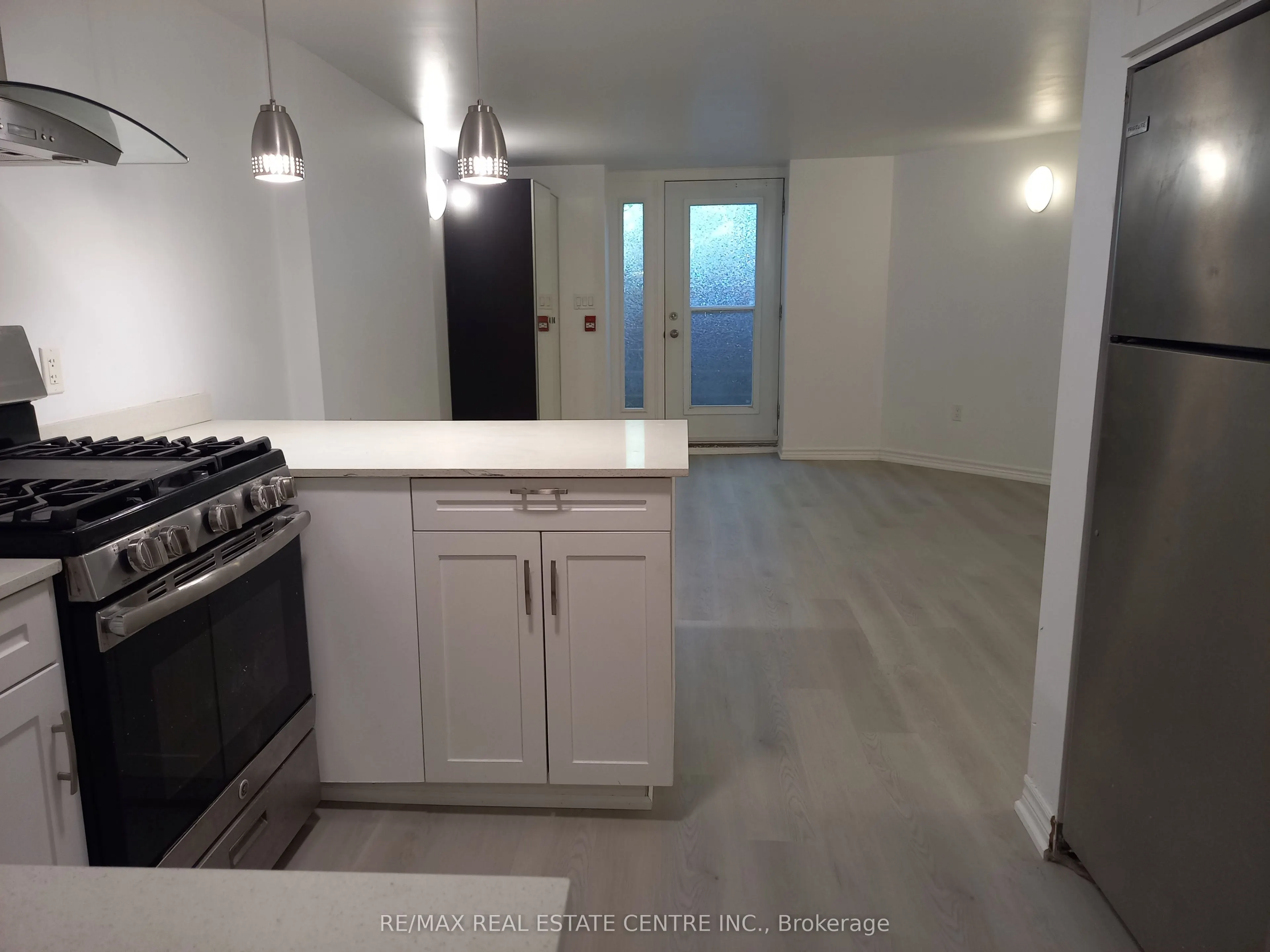 129 Walmer Road, #Lower
