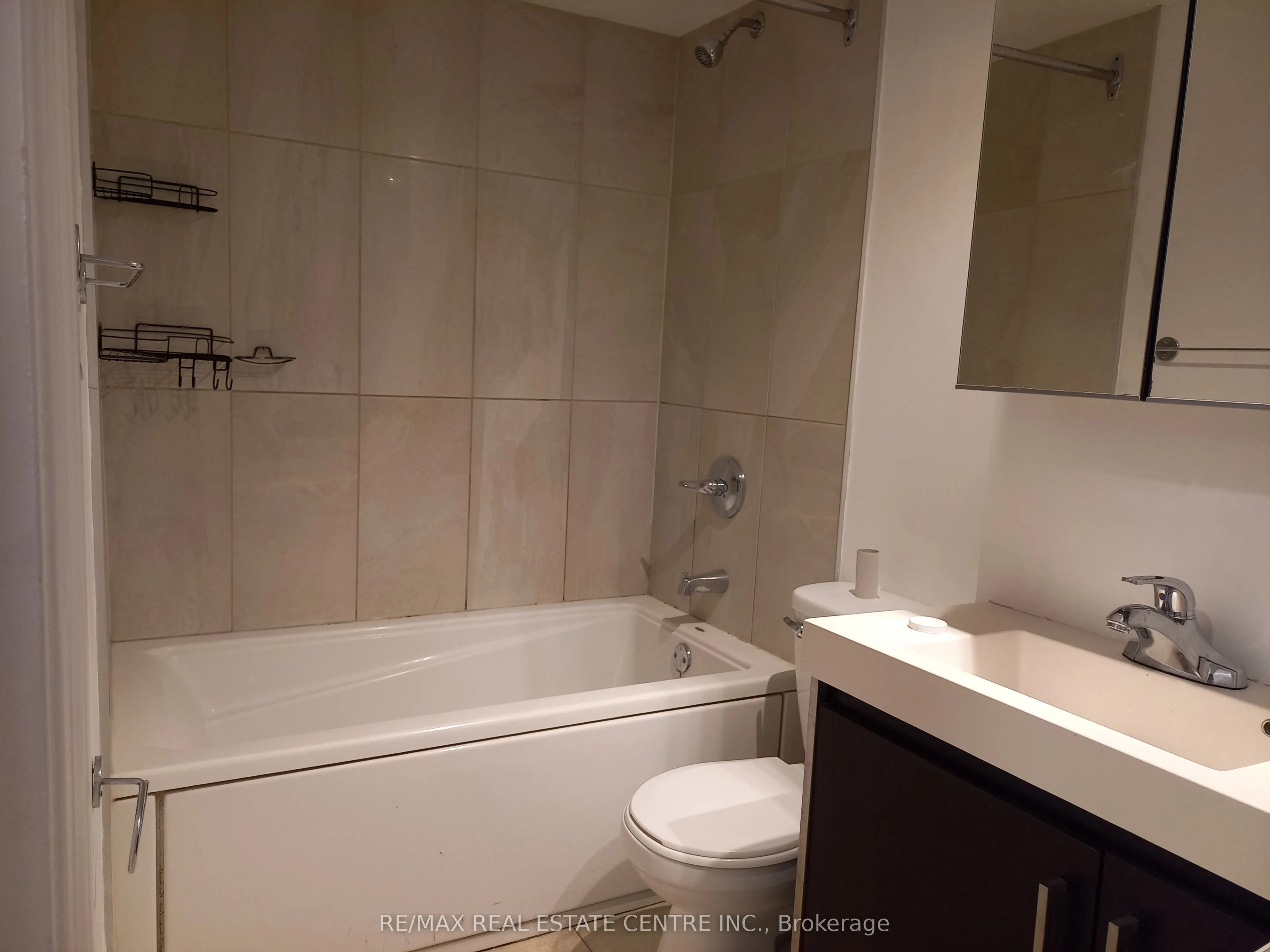 129 Walmer Road, #Lower