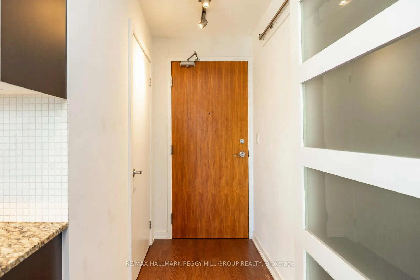 33 Lombard Street, #3302