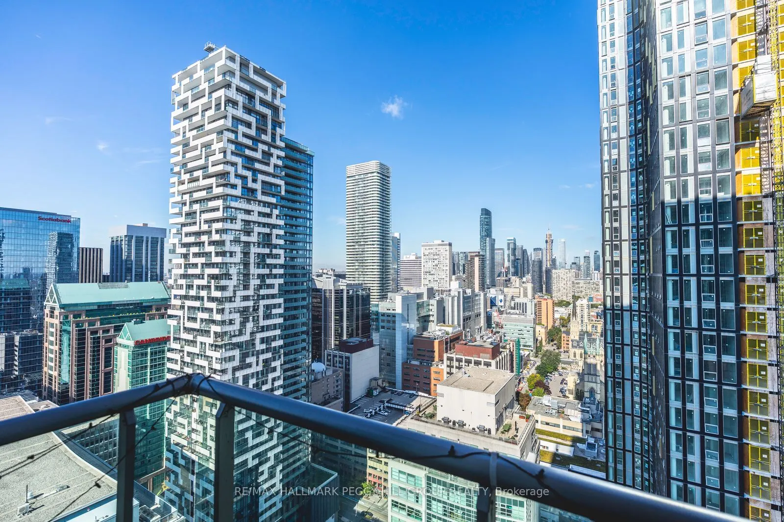 33 Lombard Street, #3302
