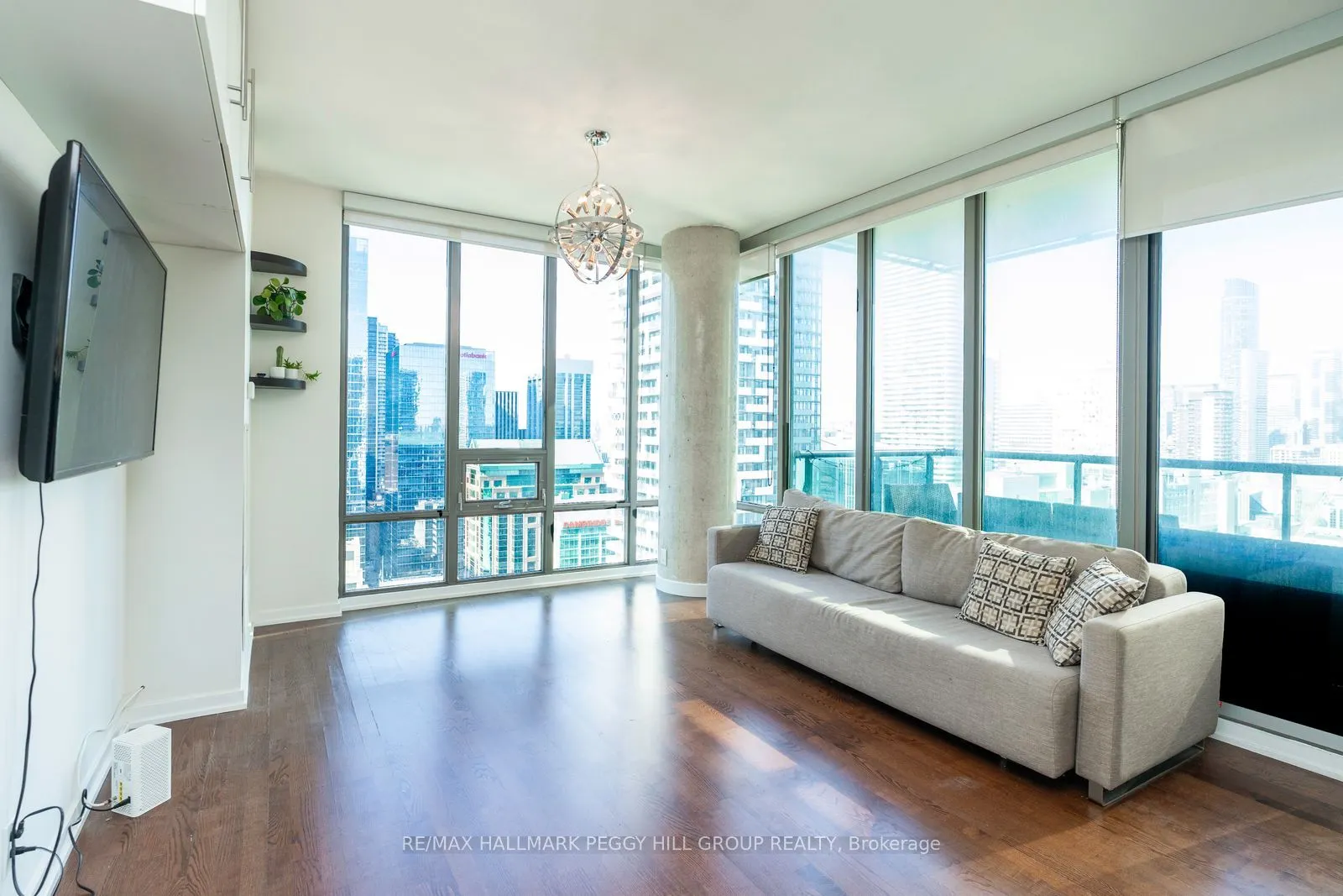 33 Lombard Street, #3302