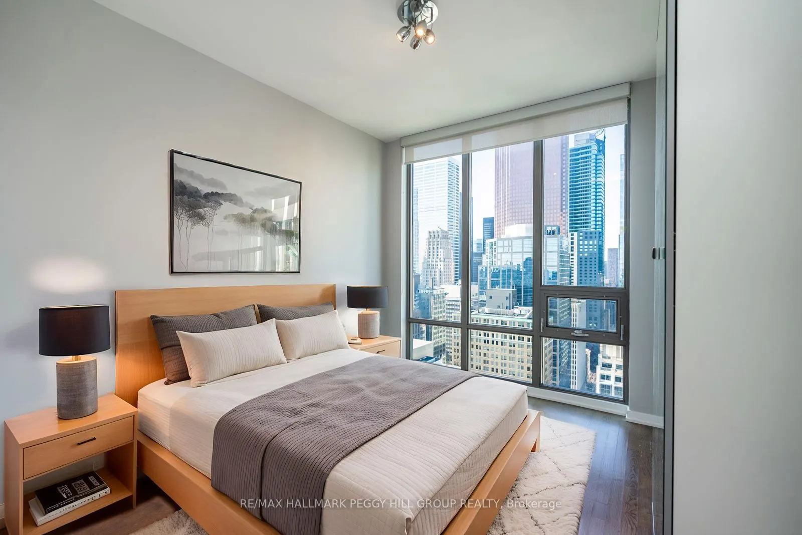 33 Lombard Street, #3302
