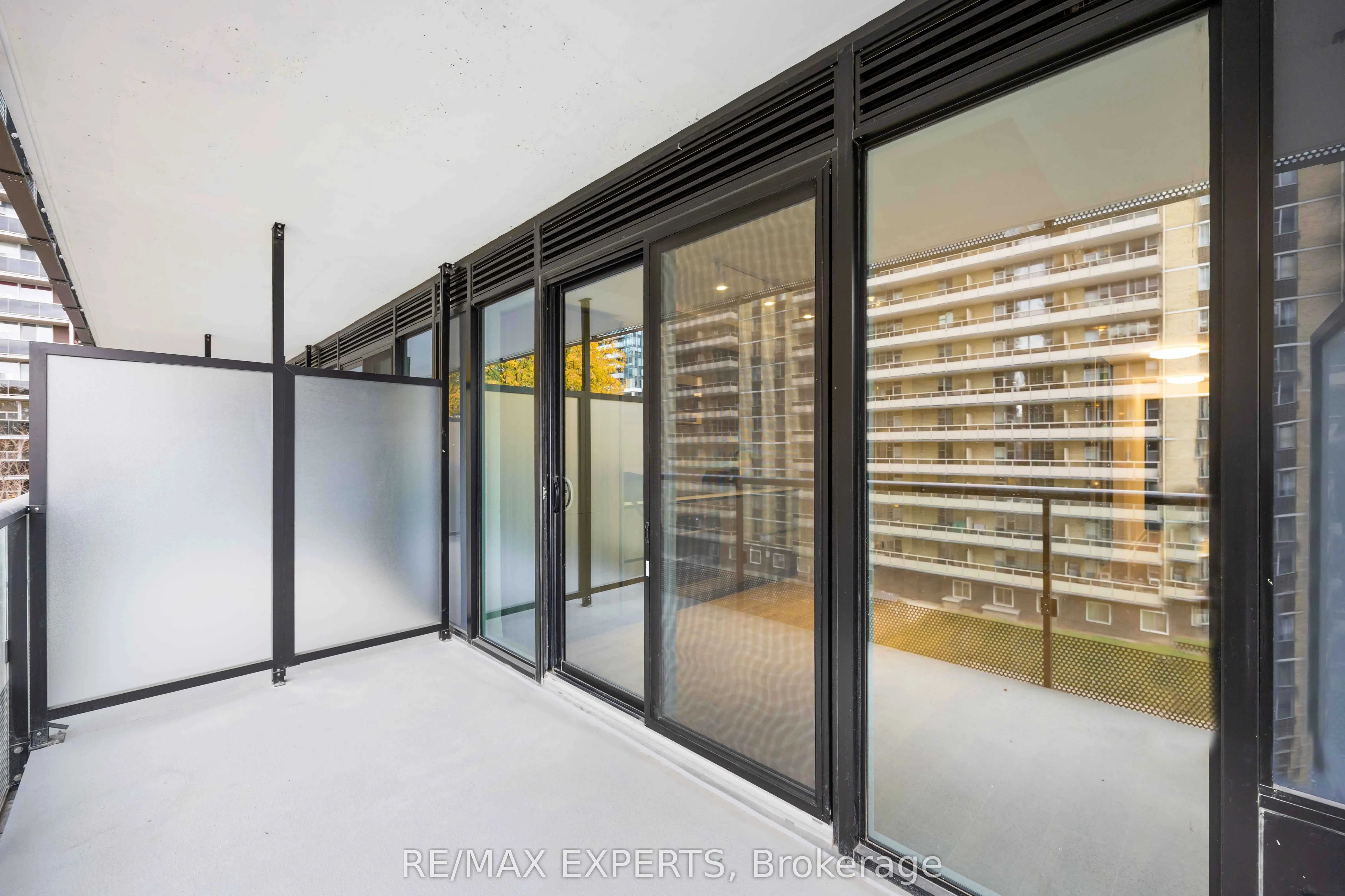 127 BROADWAY Avenue, #502