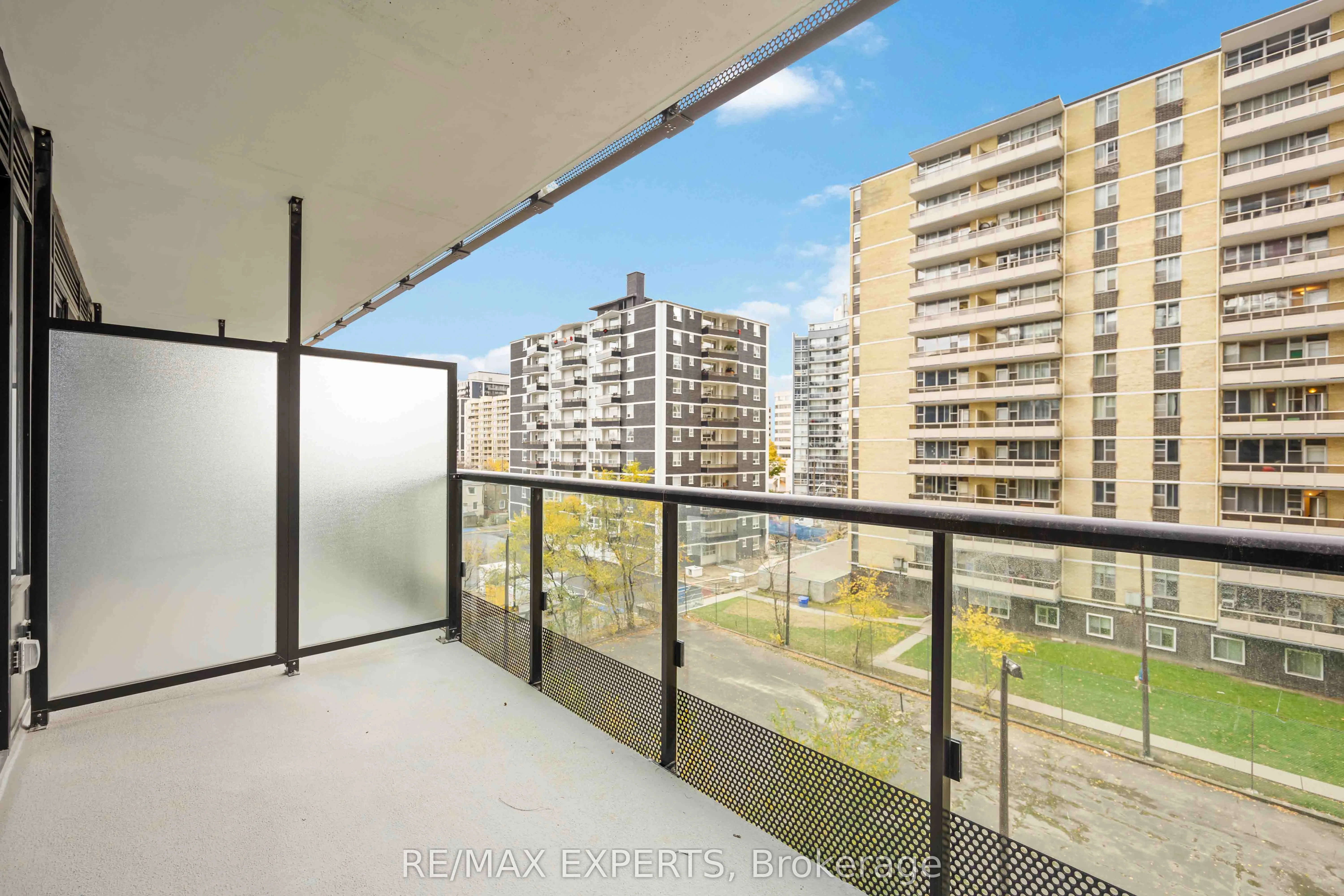 127 BROADWAY Avenue, #502