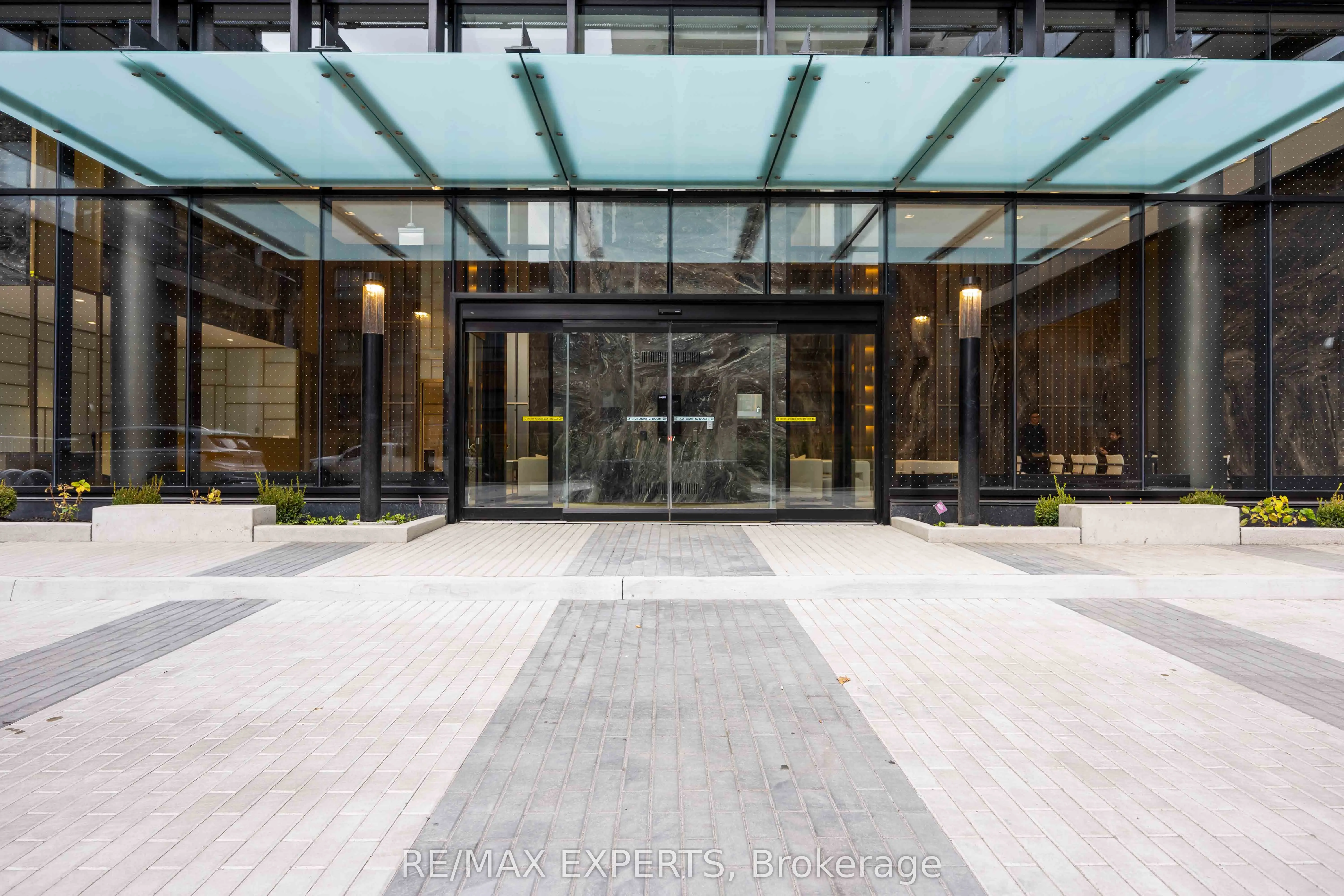127 BROADWAY Avenue, #502