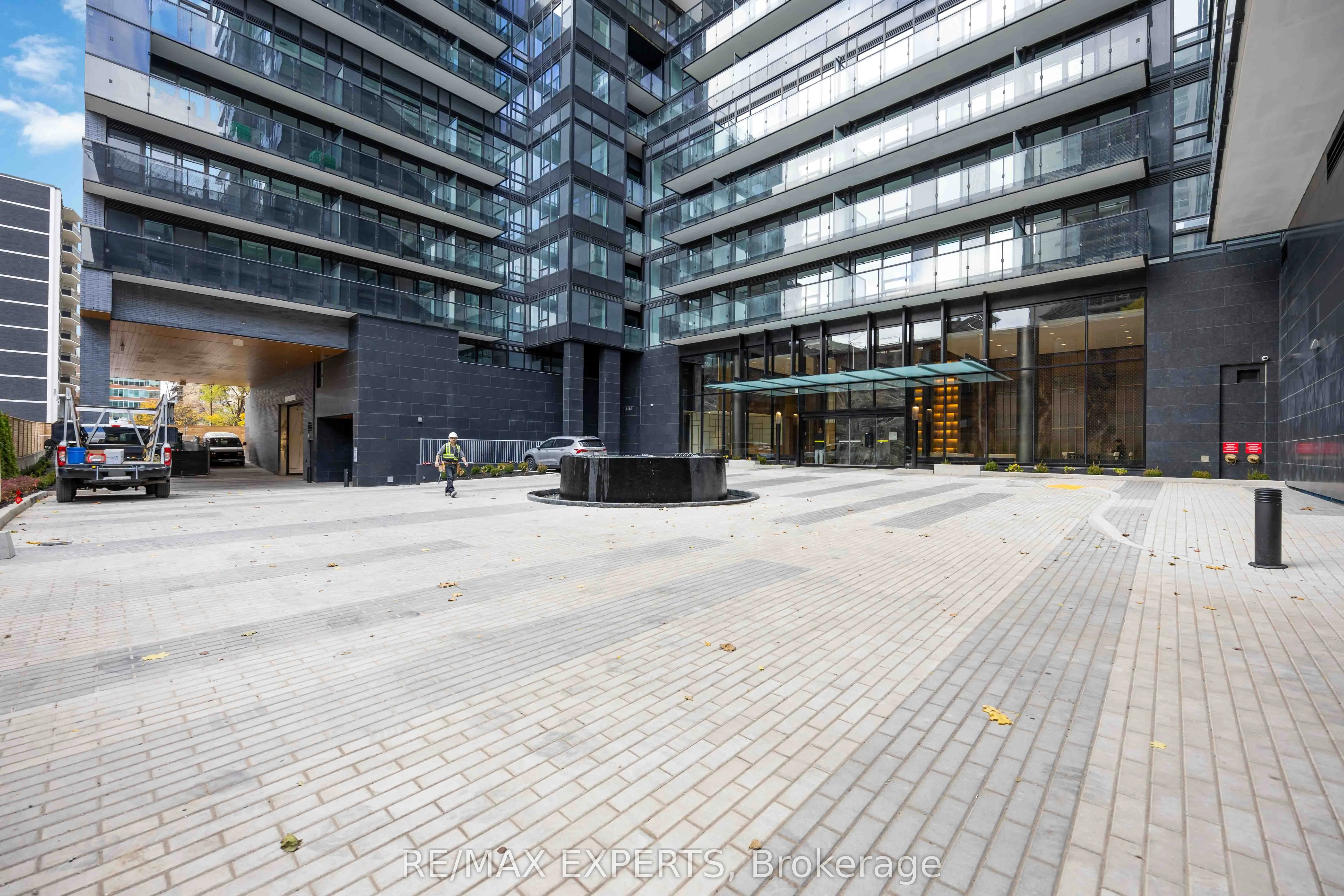 127 BROADWAY Avenue, #502