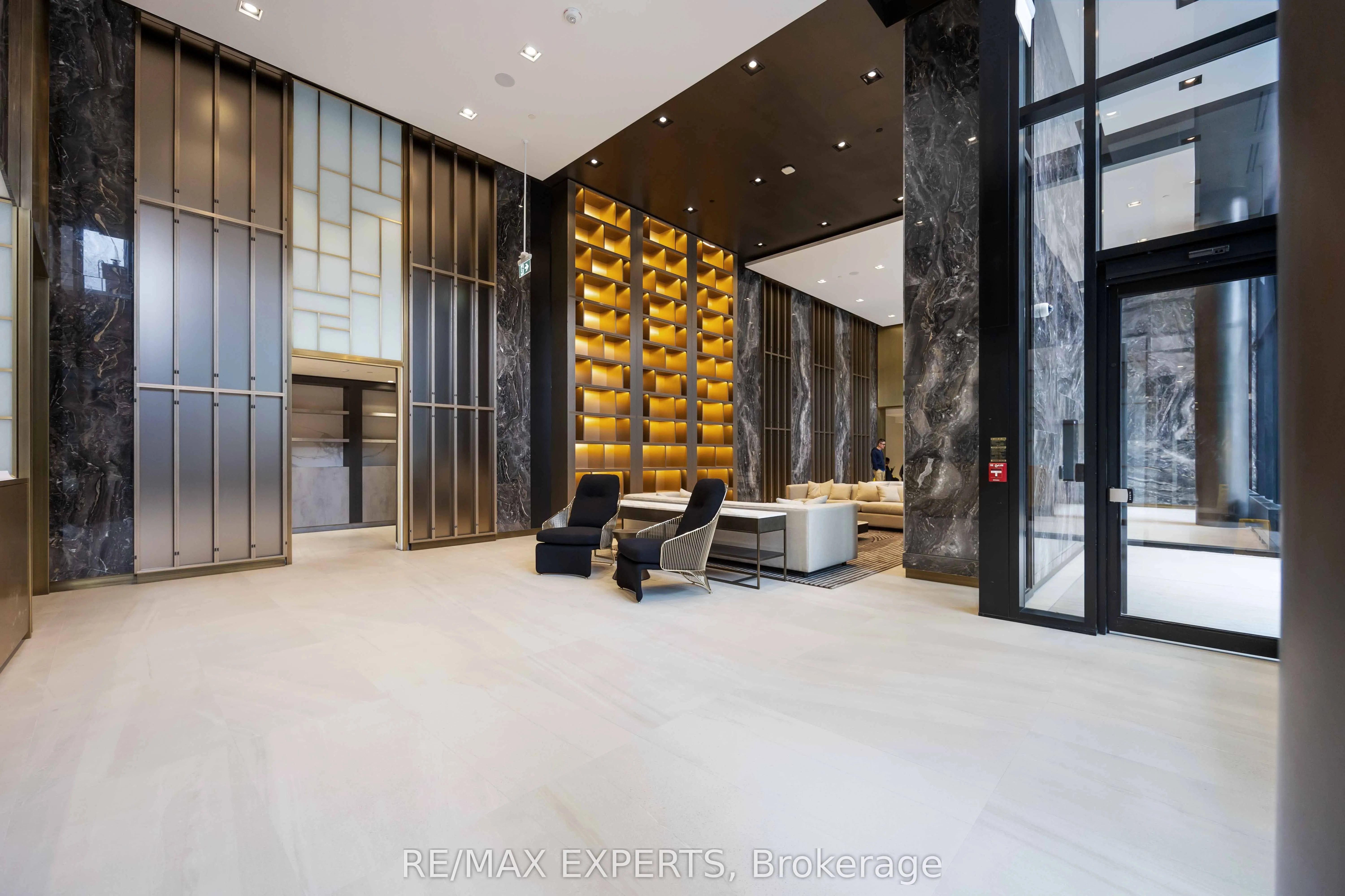127 BROADWAY Avenue, #502