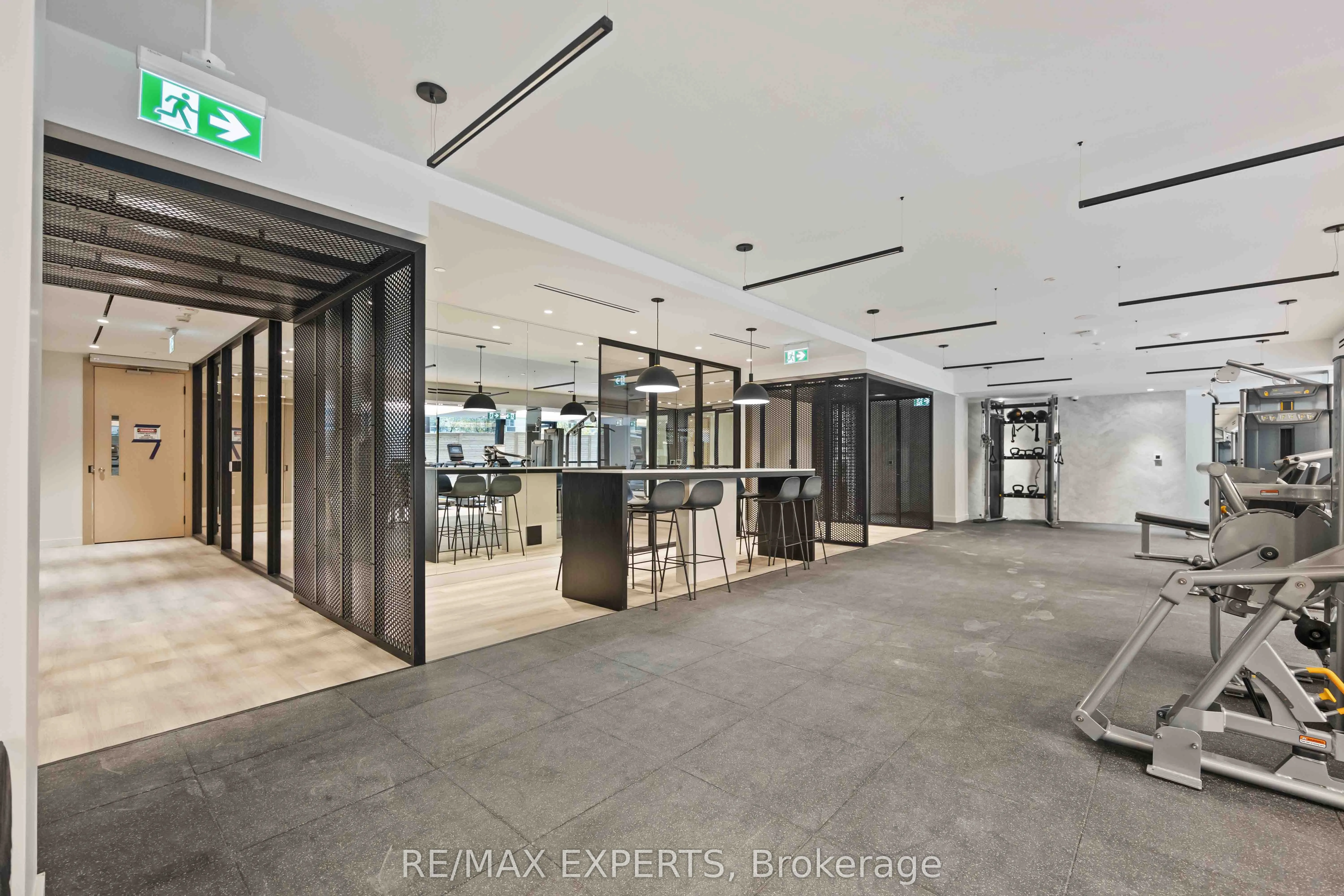 127 BROADWAY Avenue, #502