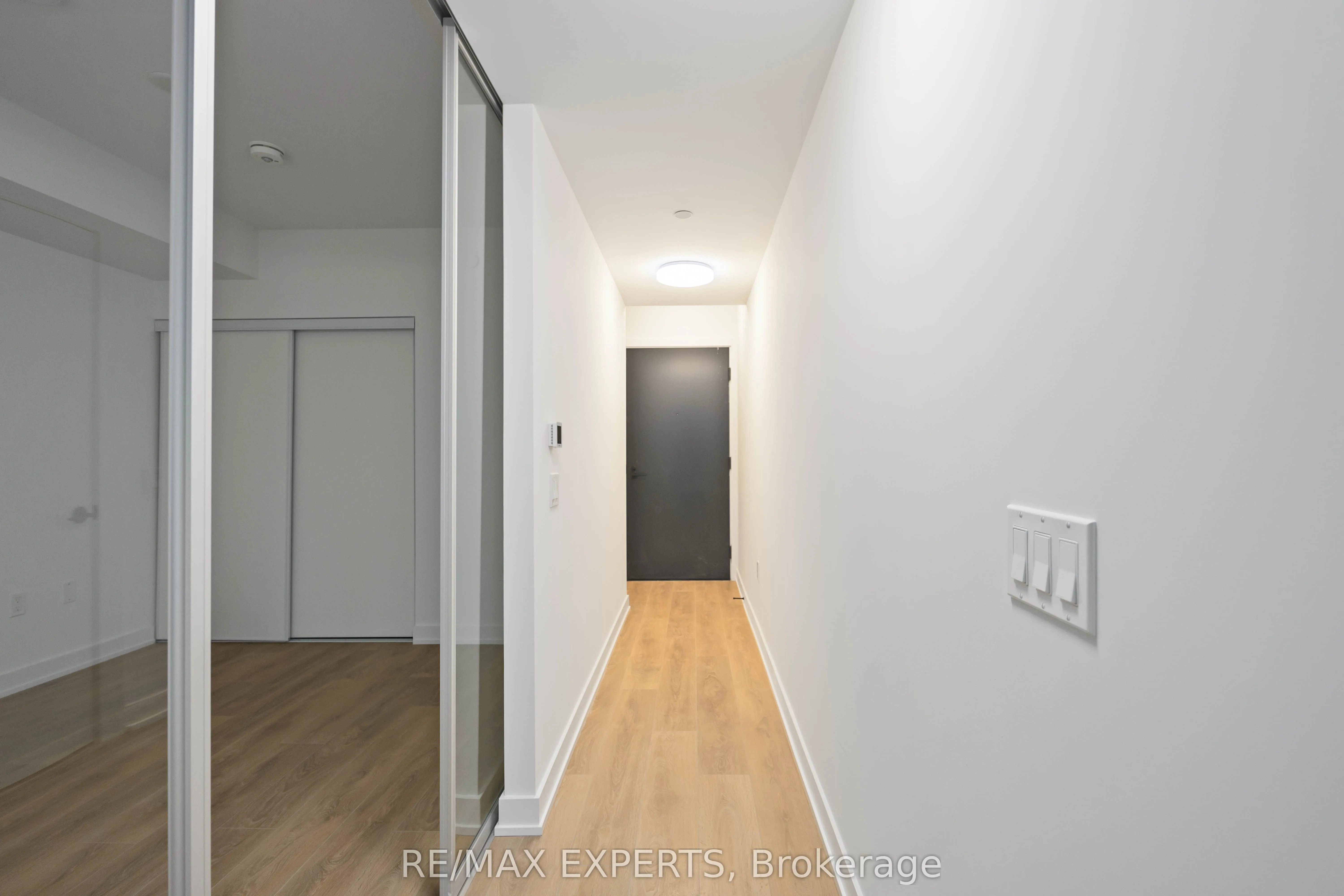 127 BROADWAY Avenue, #502