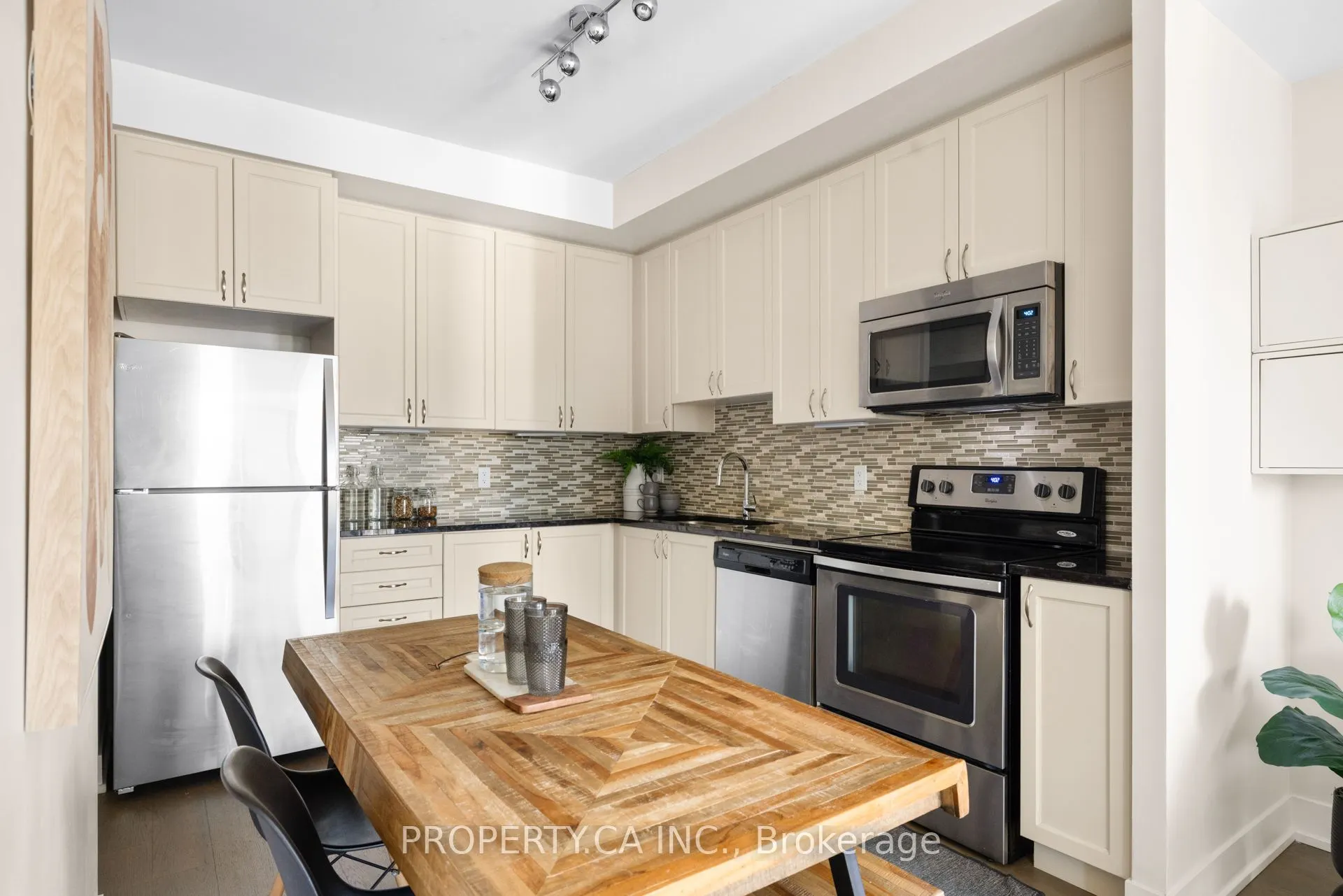 68 Merton Street, #404