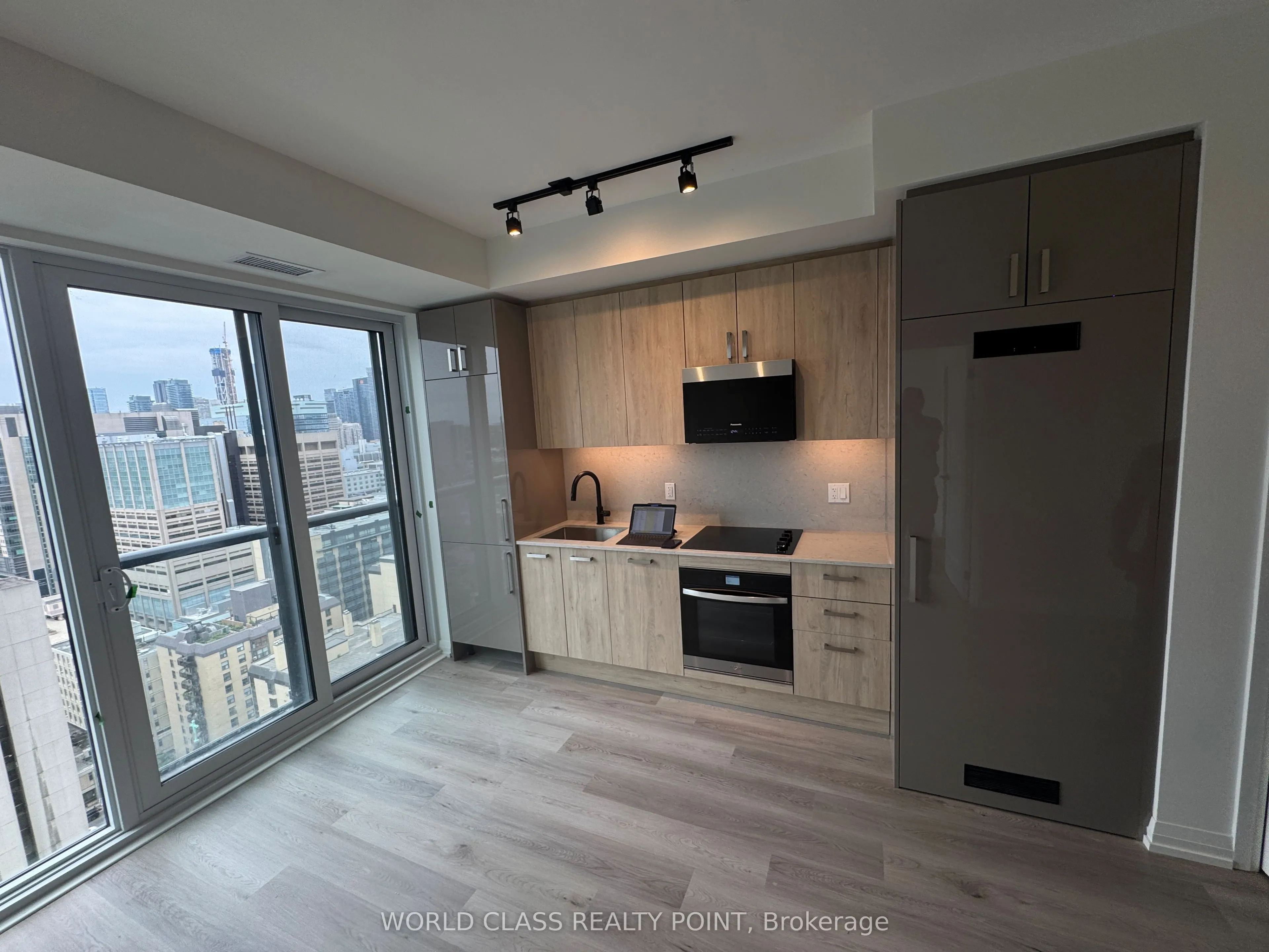 280 Dundas Street W, #2612