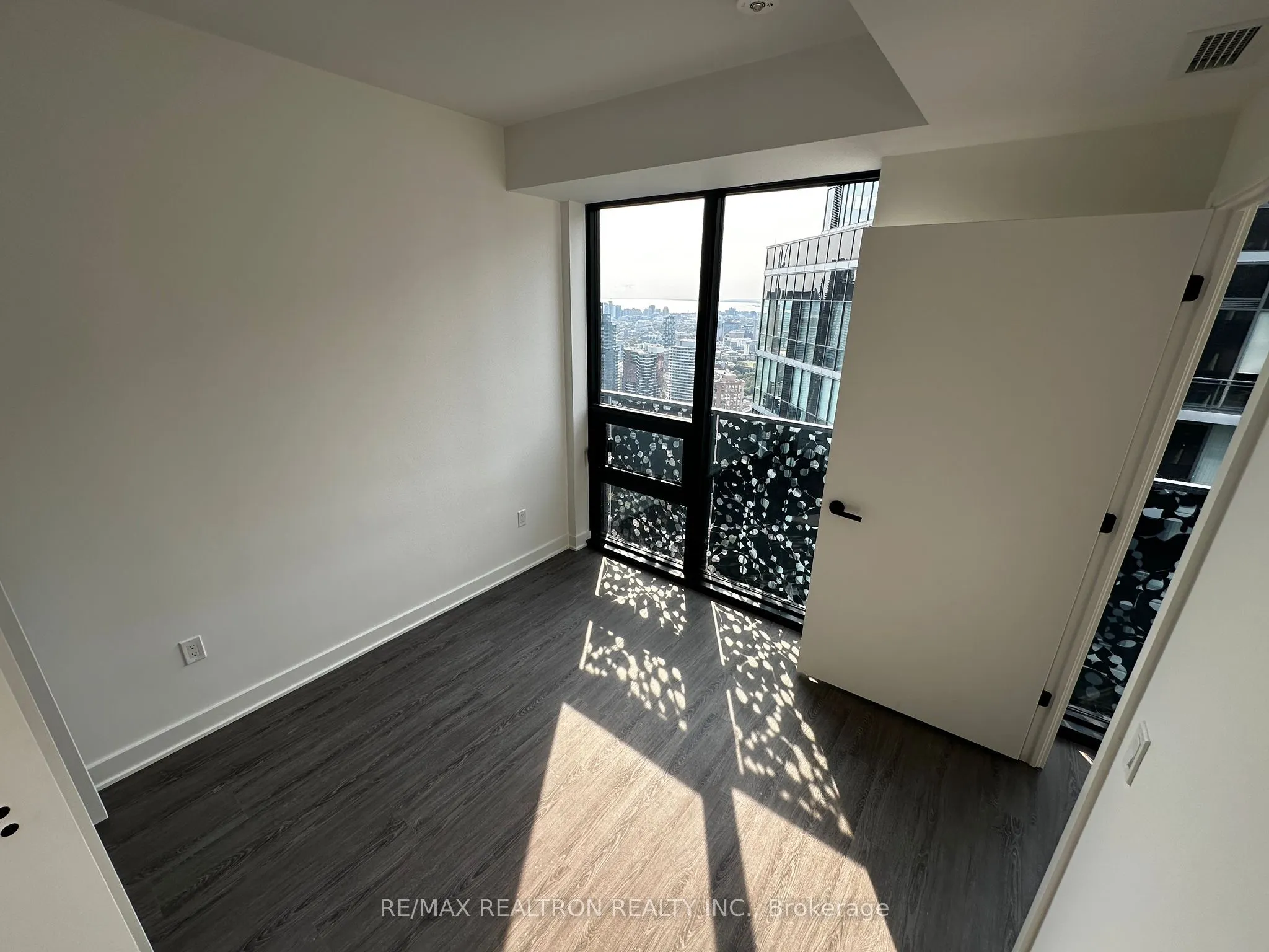 55 Charles Street E, #4706