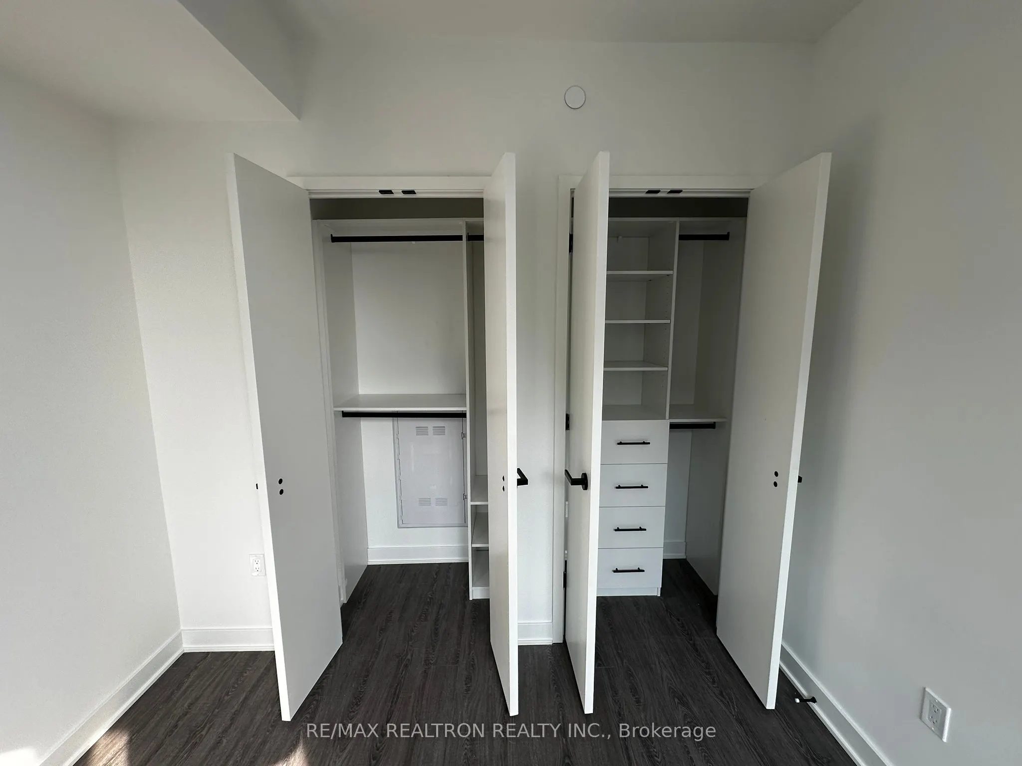 55 Charles Street E, #4706