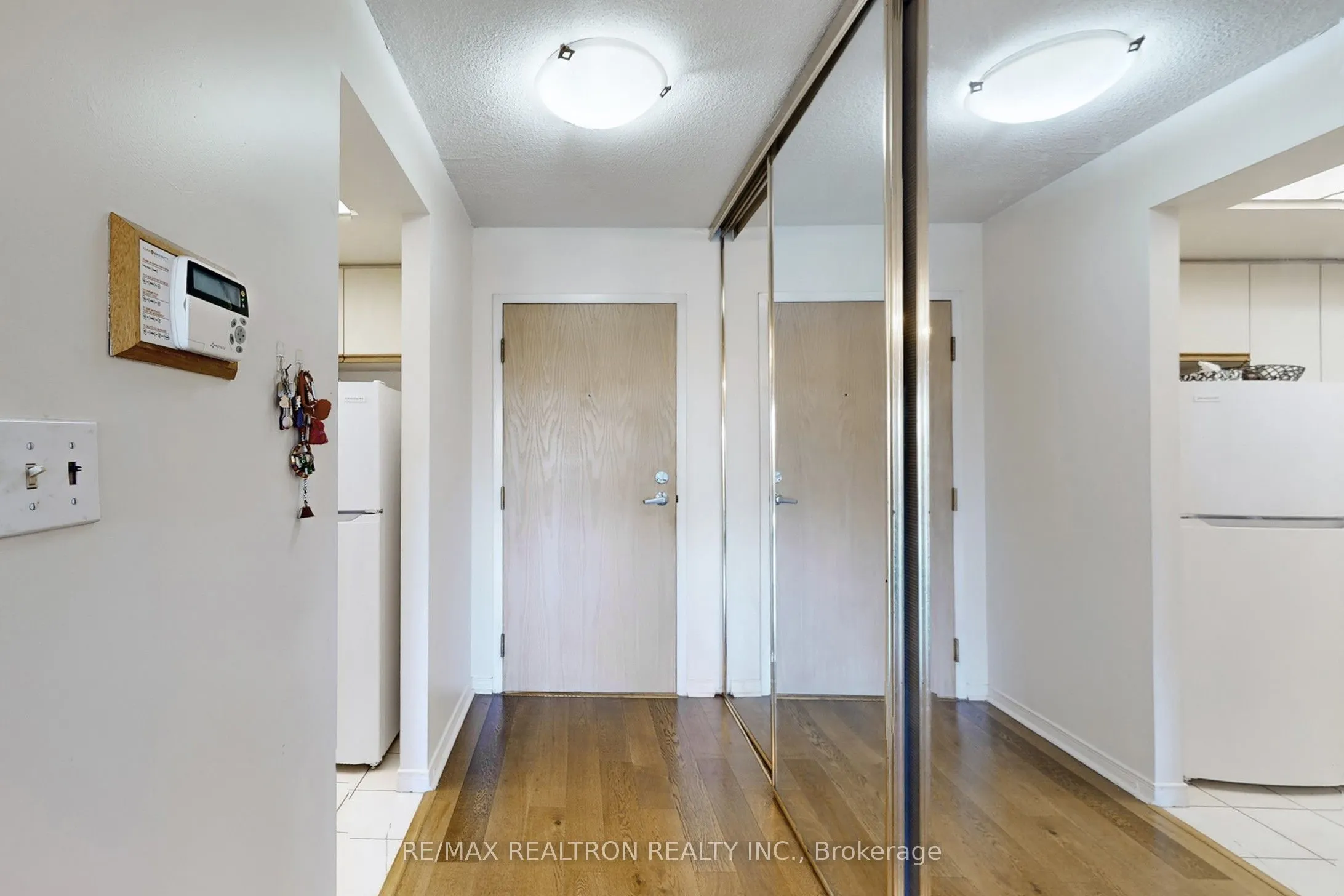 5 Concorde Place W, #406