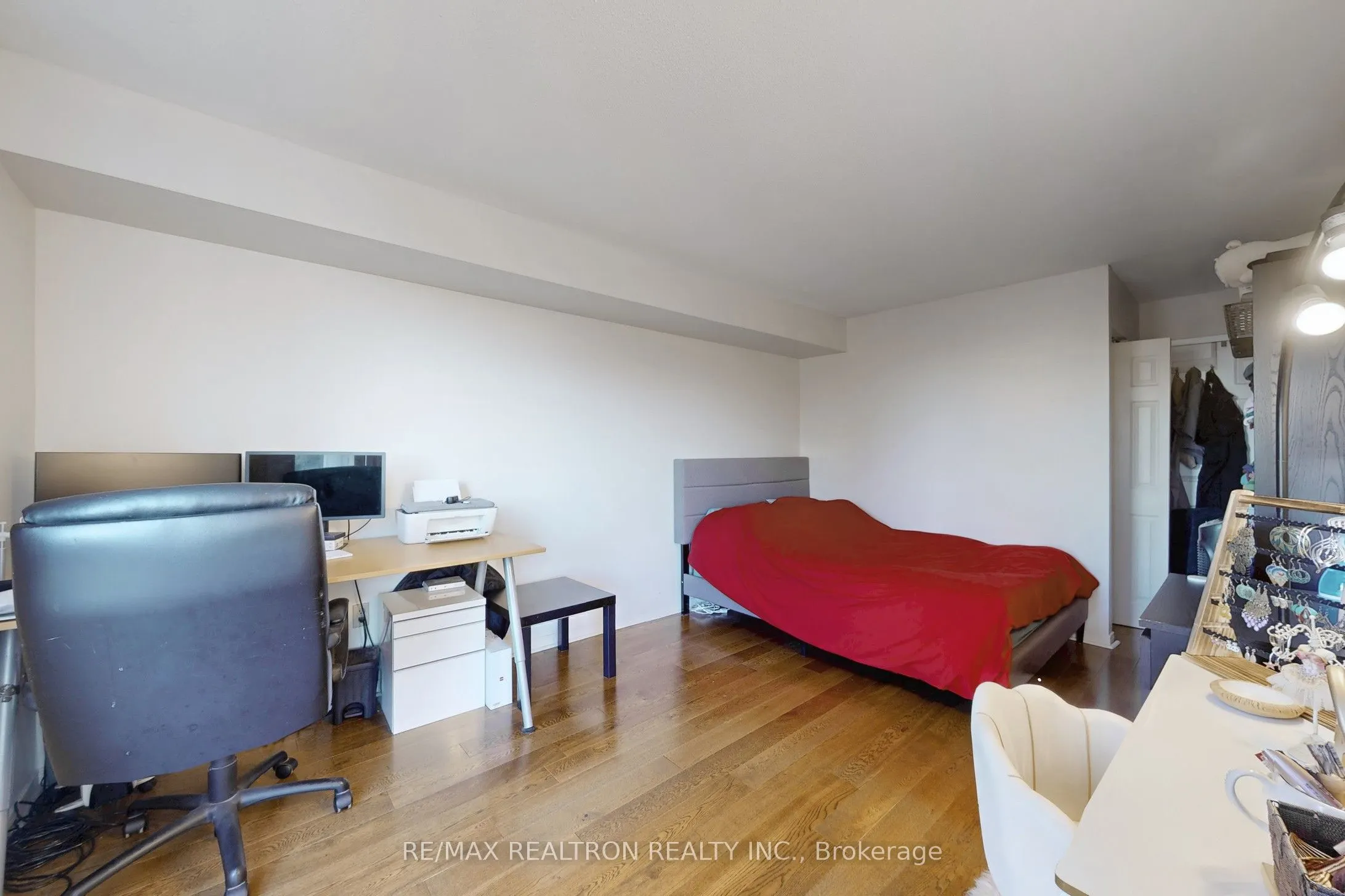 5 Concorde Place W, #406