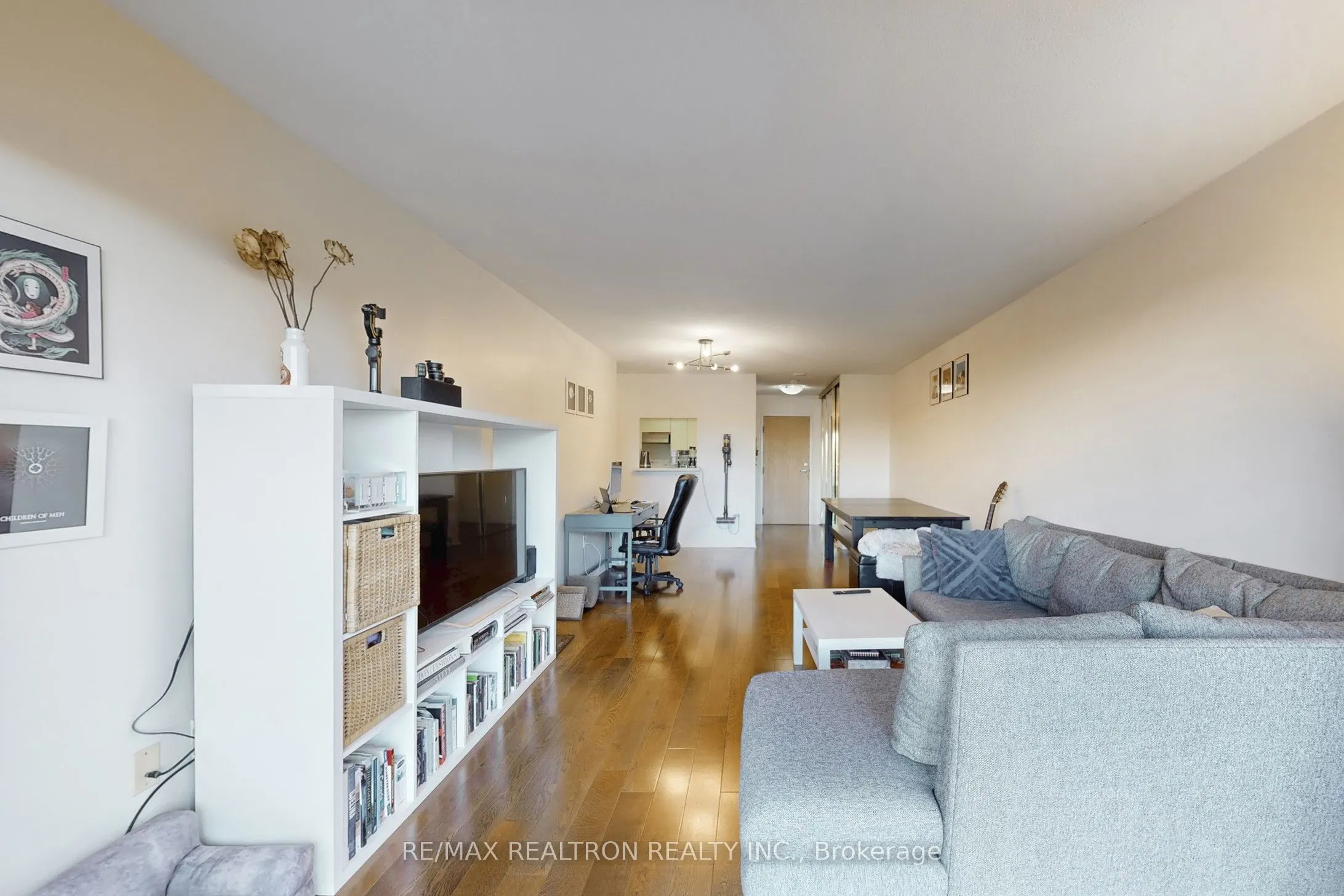 5 Concorde Place W, #406