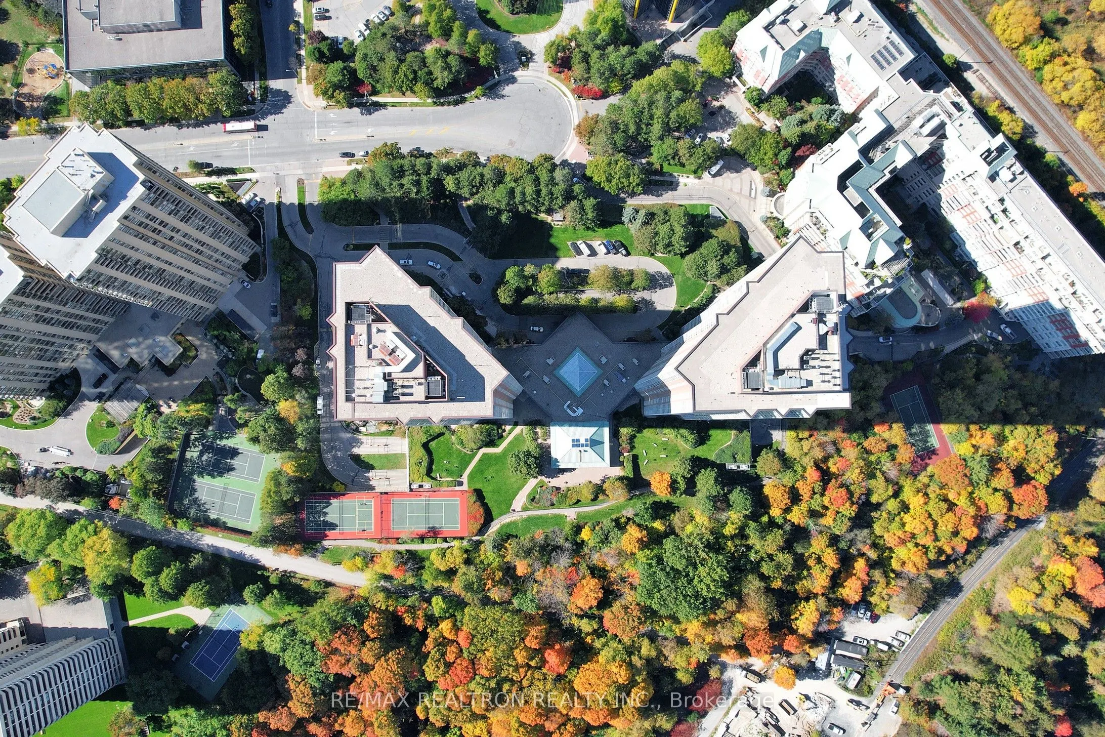 5 Concorde Place W, #406