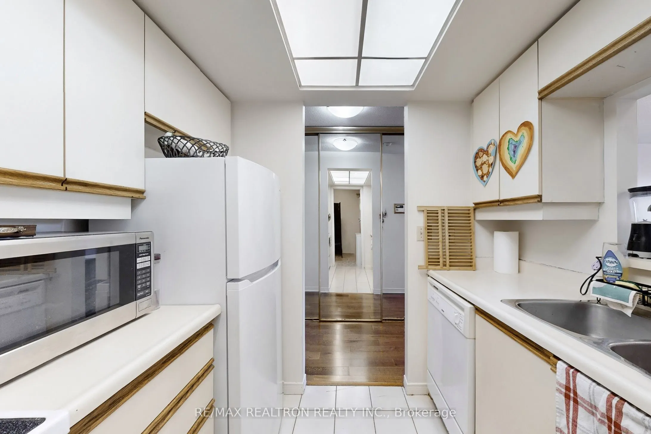 5 Concorde Place W, #406