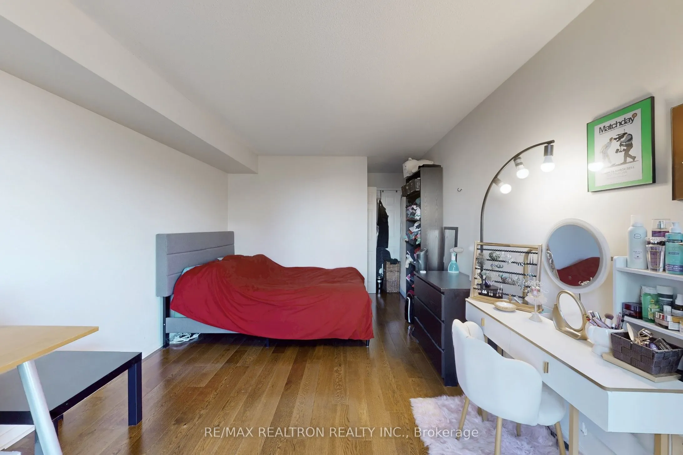 5 Concorde Place W, #406