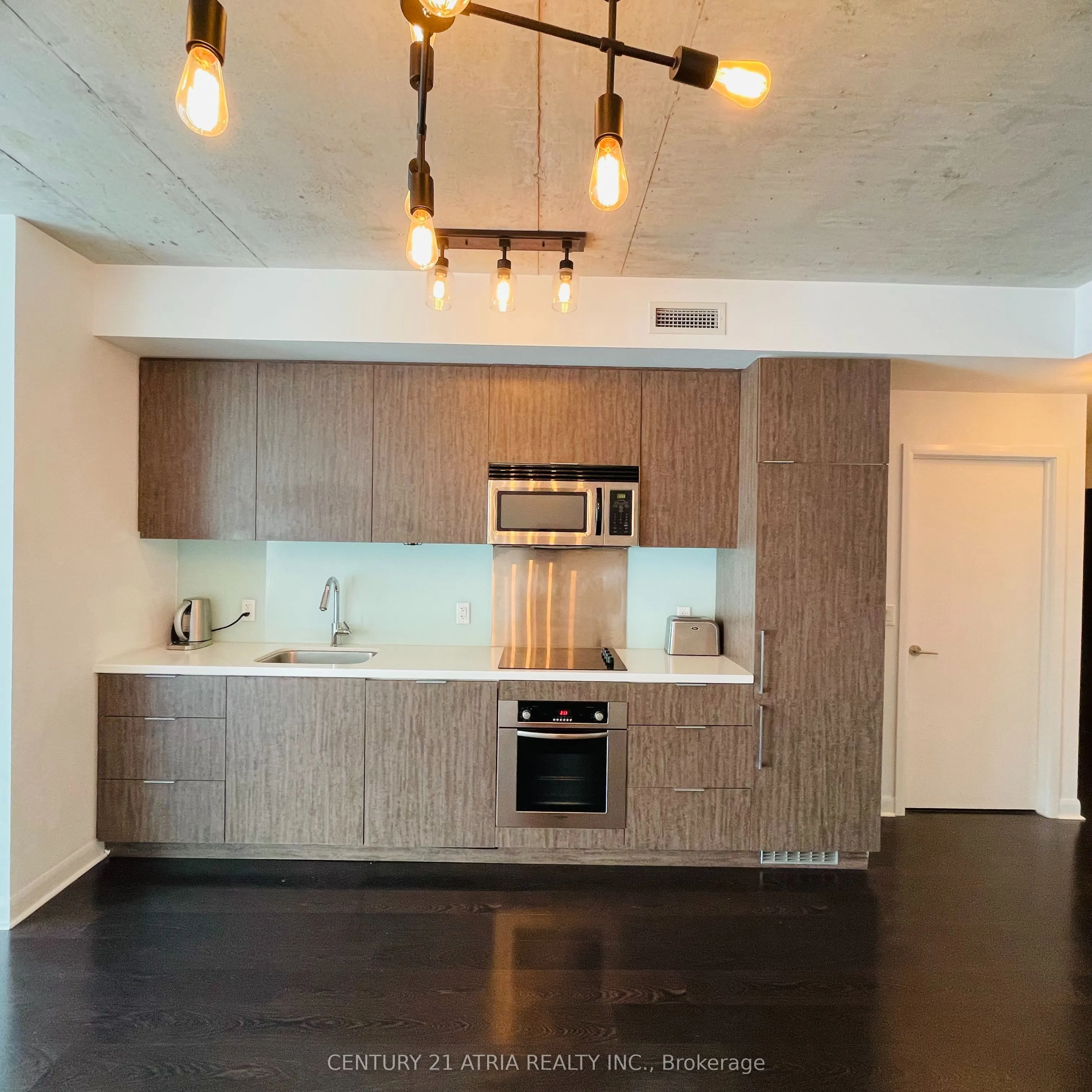 478 King Street W, #706