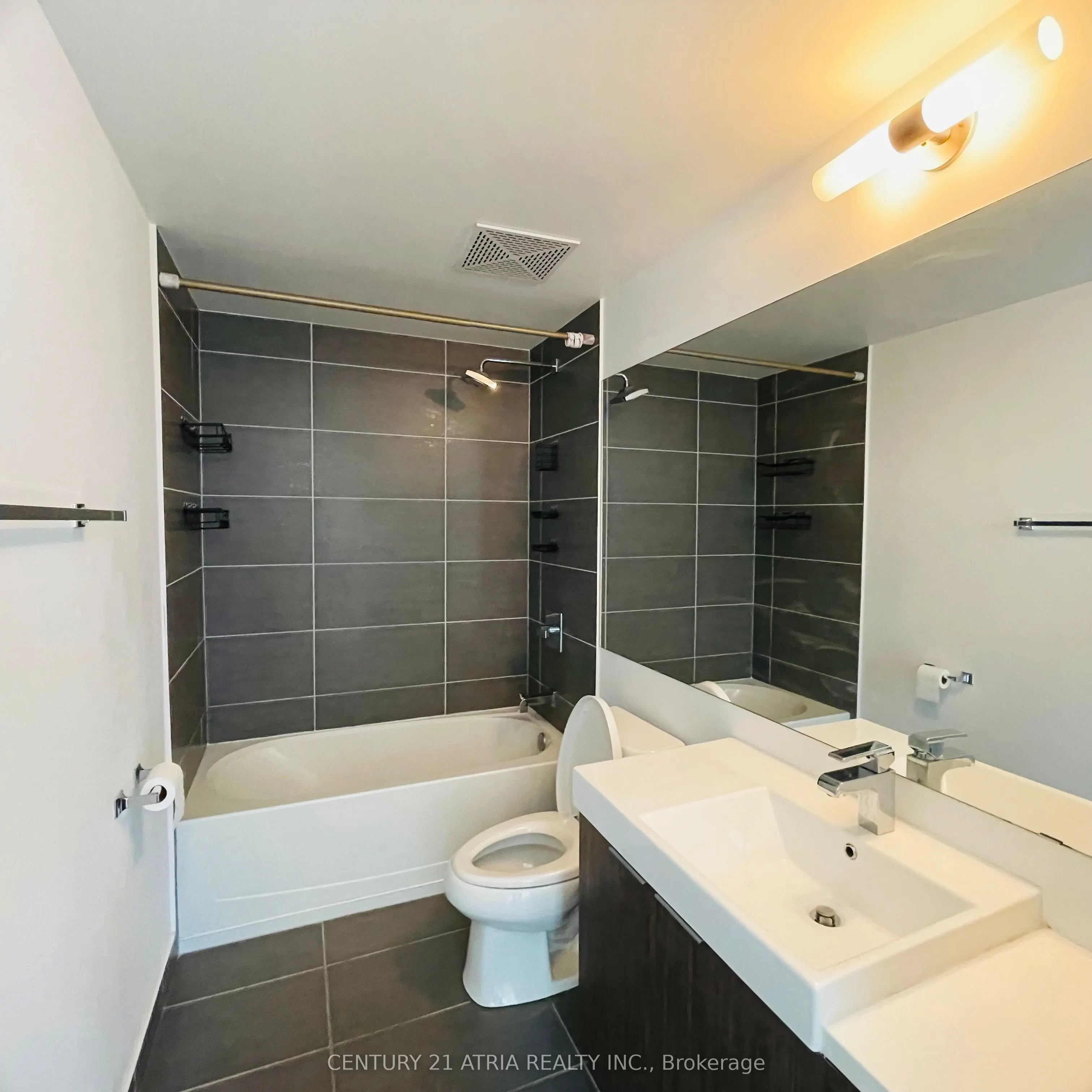 478 King Street W, #706