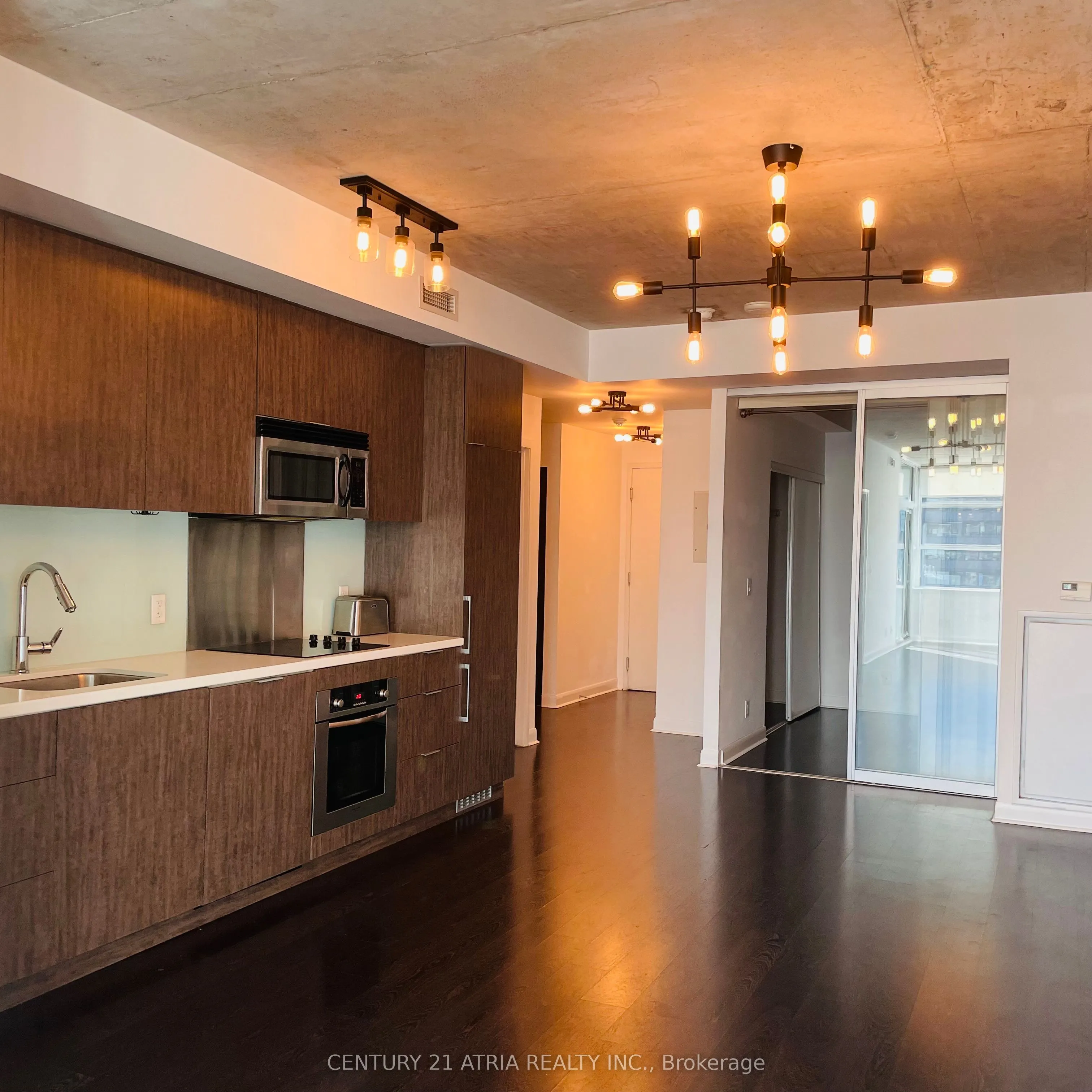 478 King Street W, #706
