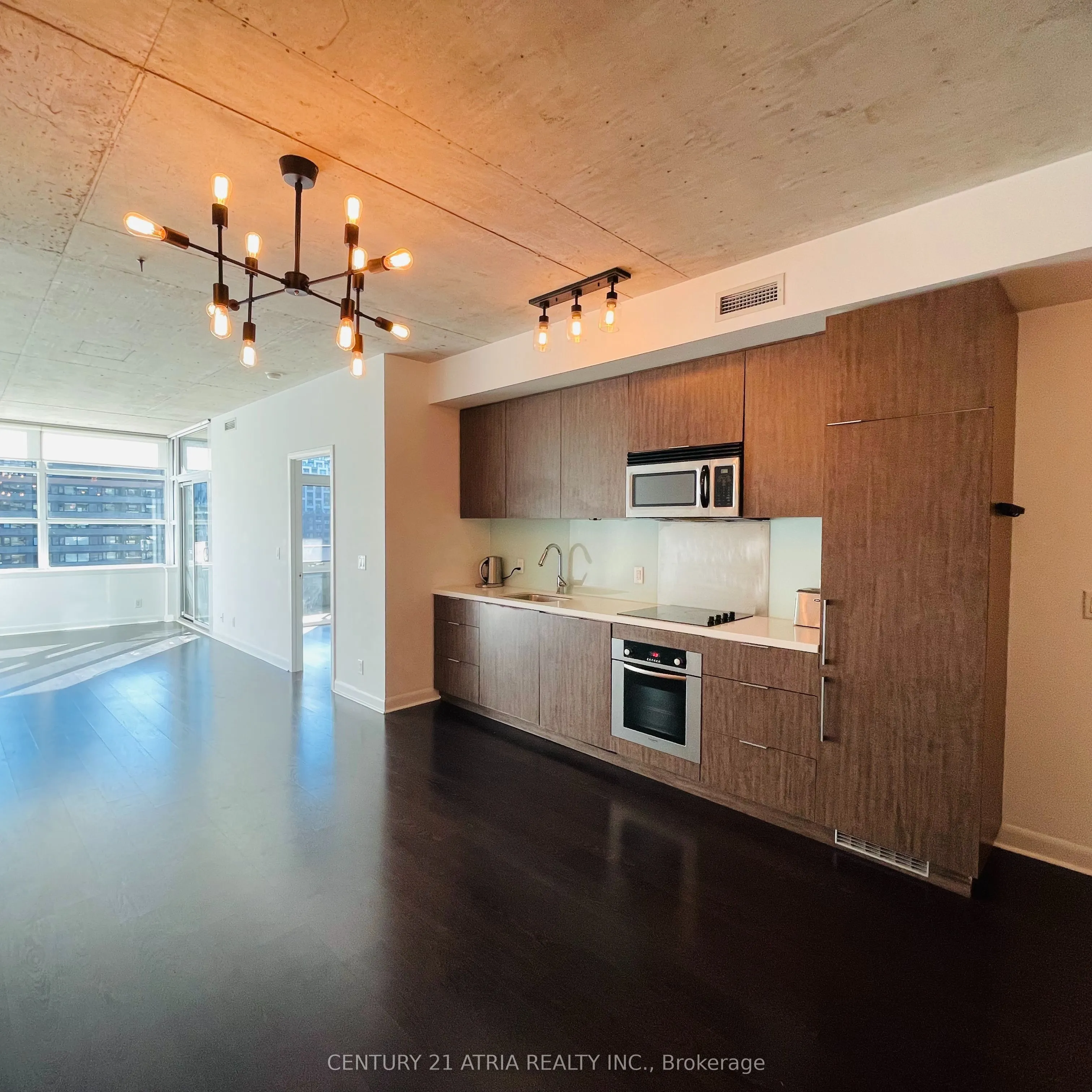 478 King Street W, #706
