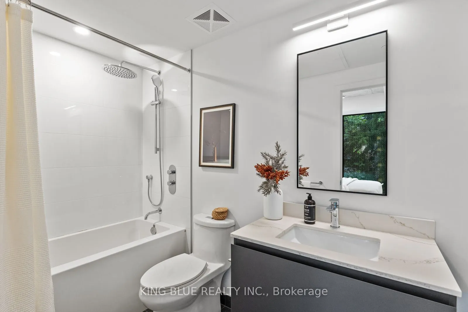1720 Bayview Avenue E, #216