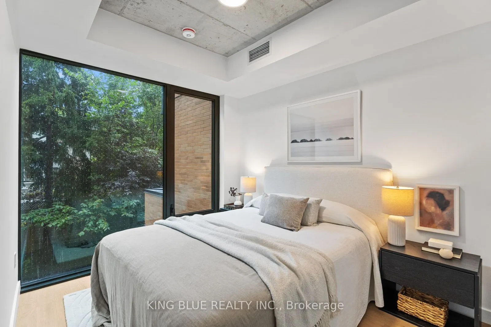 1720 Bayview Avenue E, #216