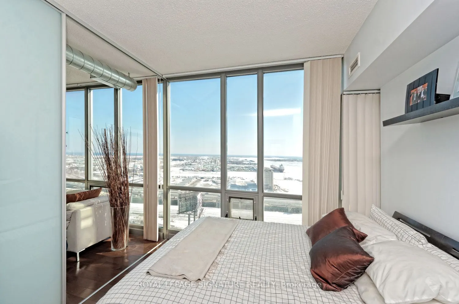 33 Mill Street, #2504