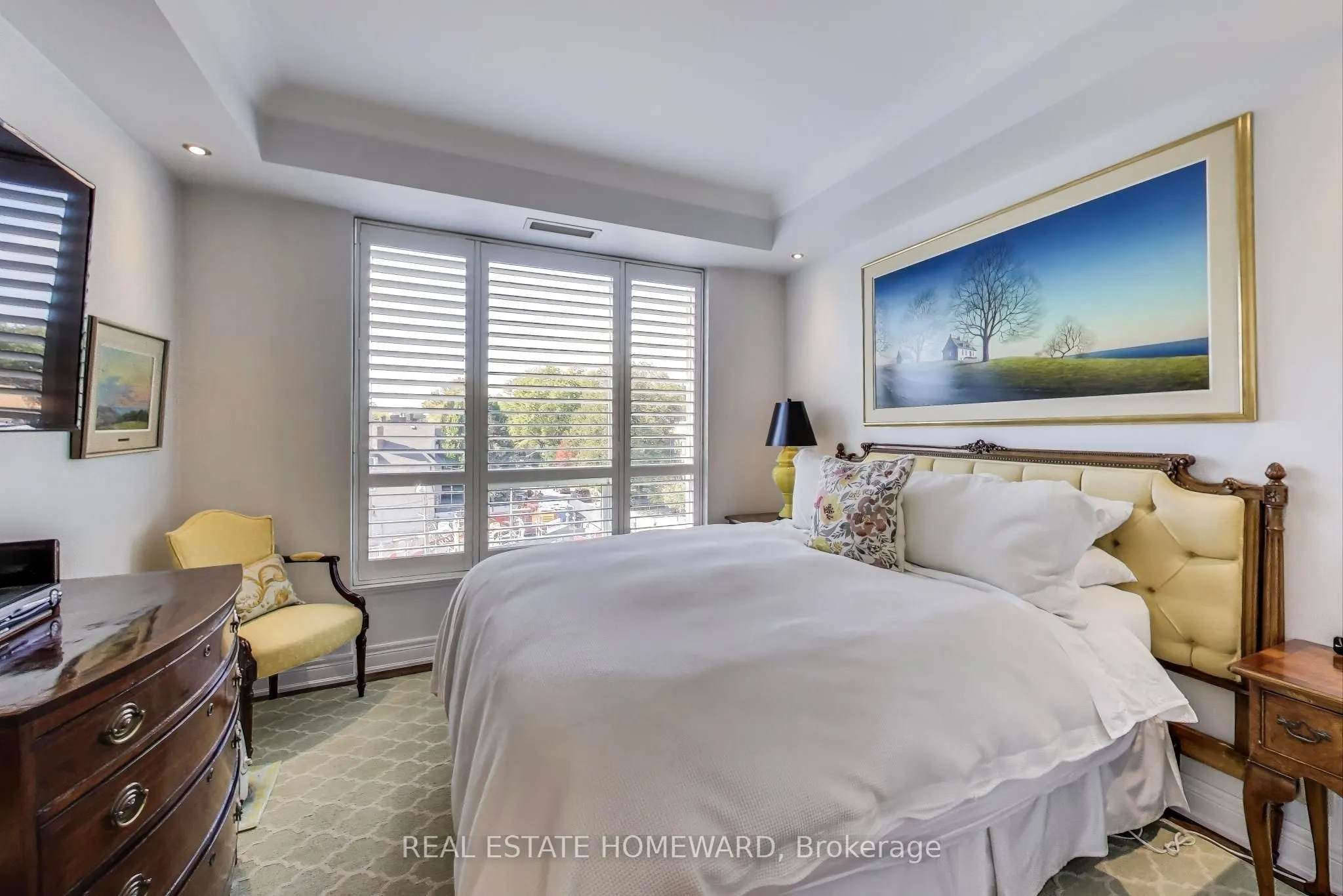 2 Roxborough Street E, #403
