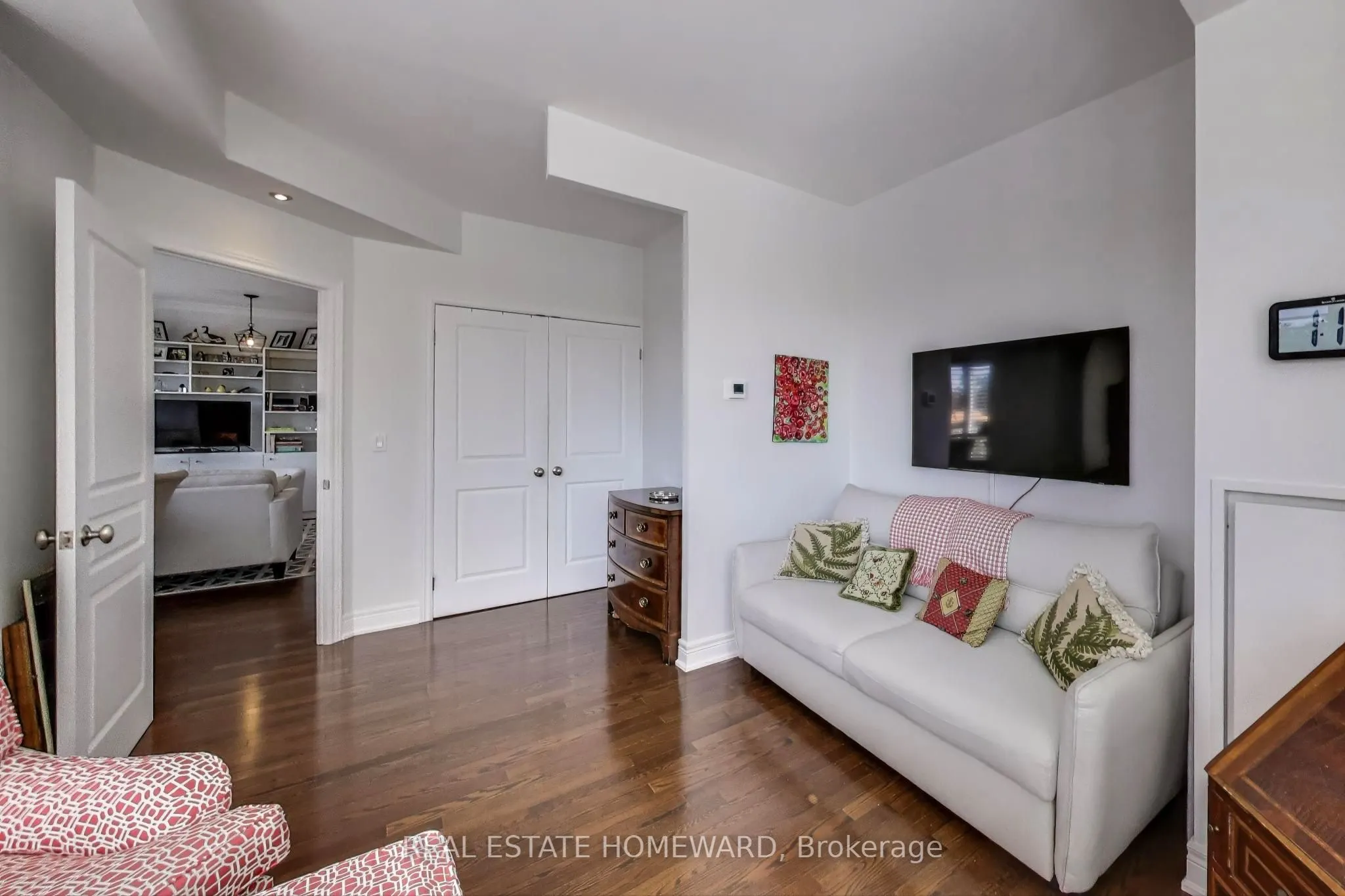 2 Roxborough Street E, #403