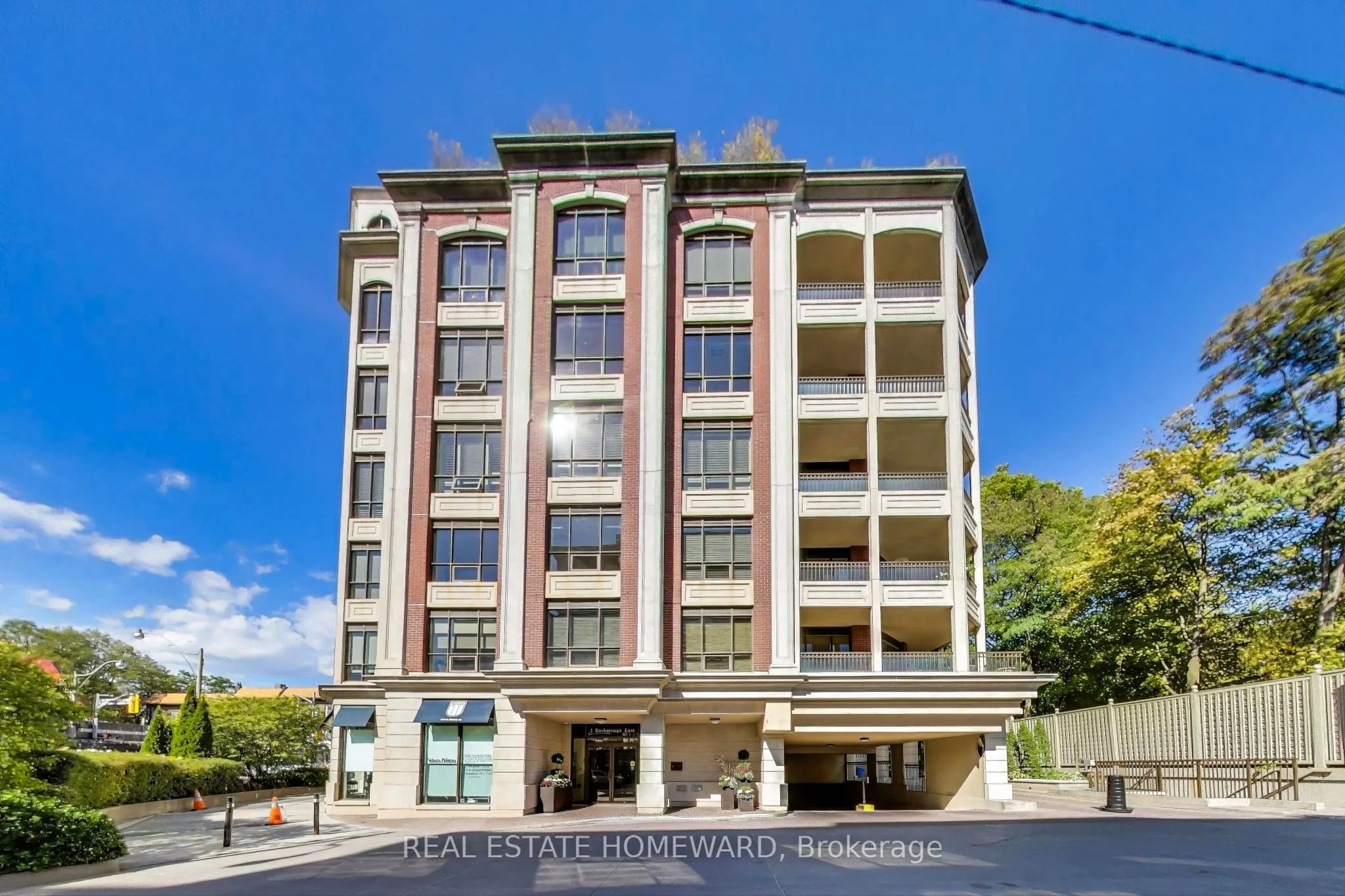 2 Roxborough Street E, #403