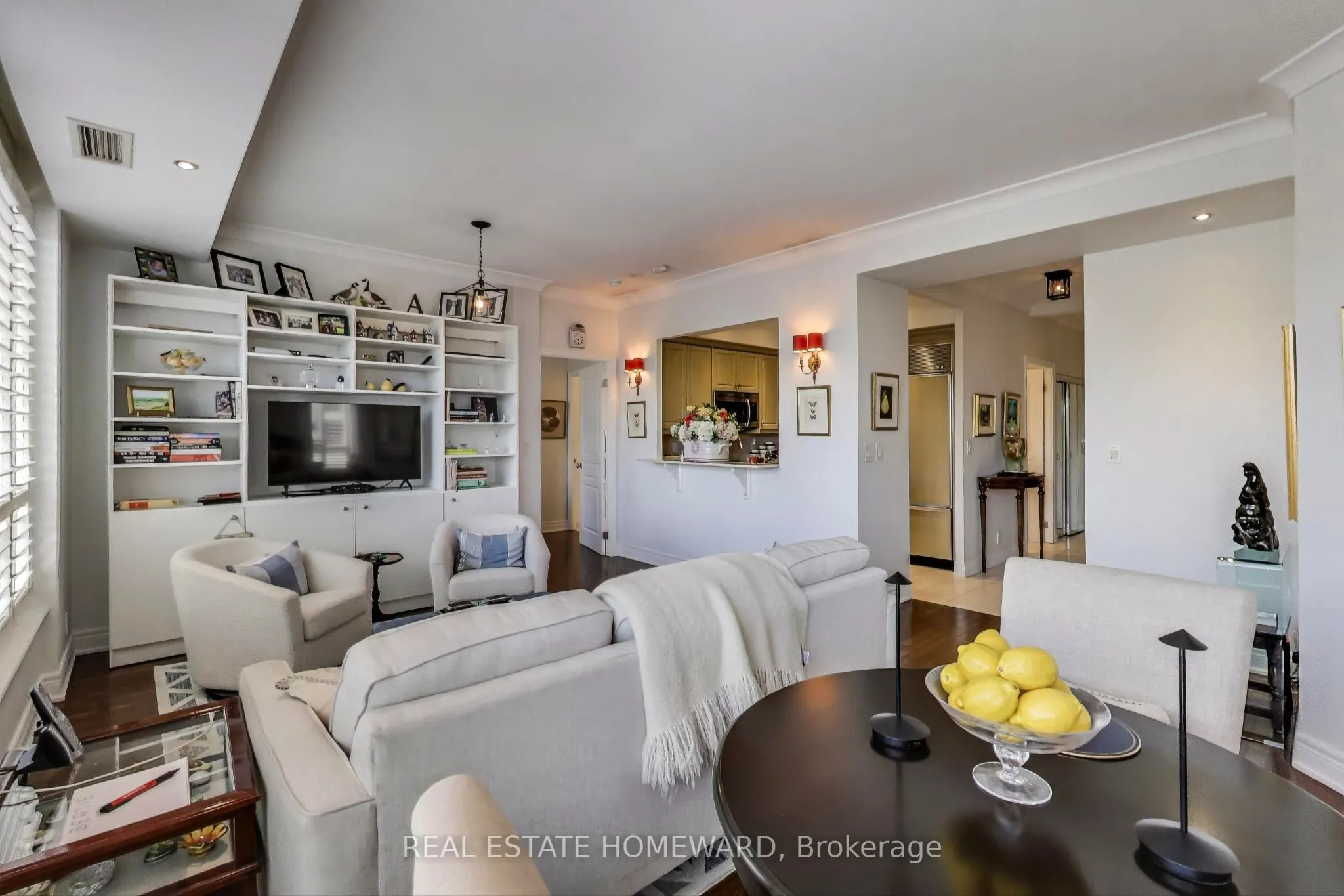2 Roxborough Street E, #403