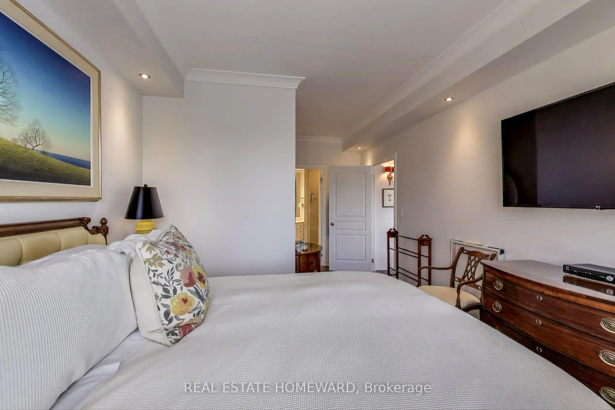 2 Roxborough Street E, #403