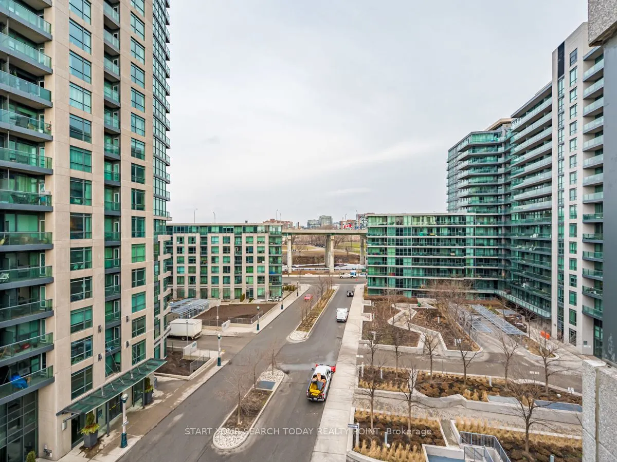 215 Fort York Boulevard, #710