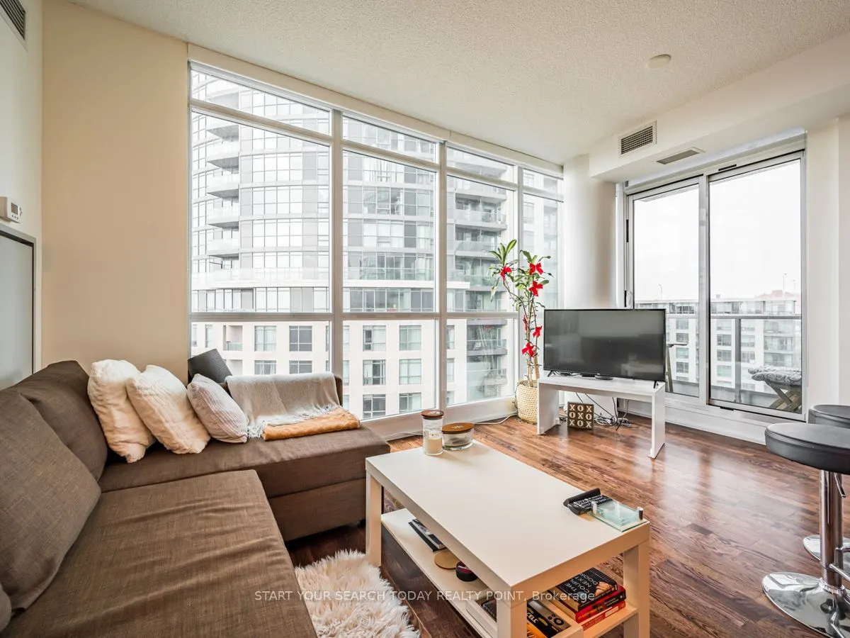 215 Fort York Boulevard, #710