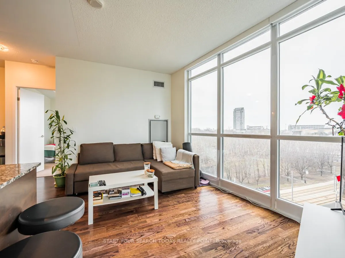 215 Fort York Boulevard, #710