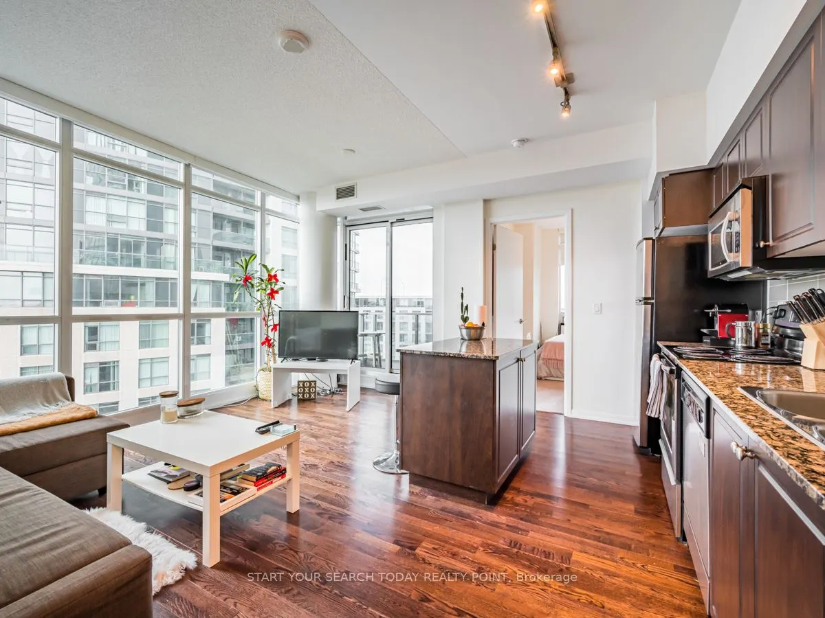 215 Fort York Boulevard, #710