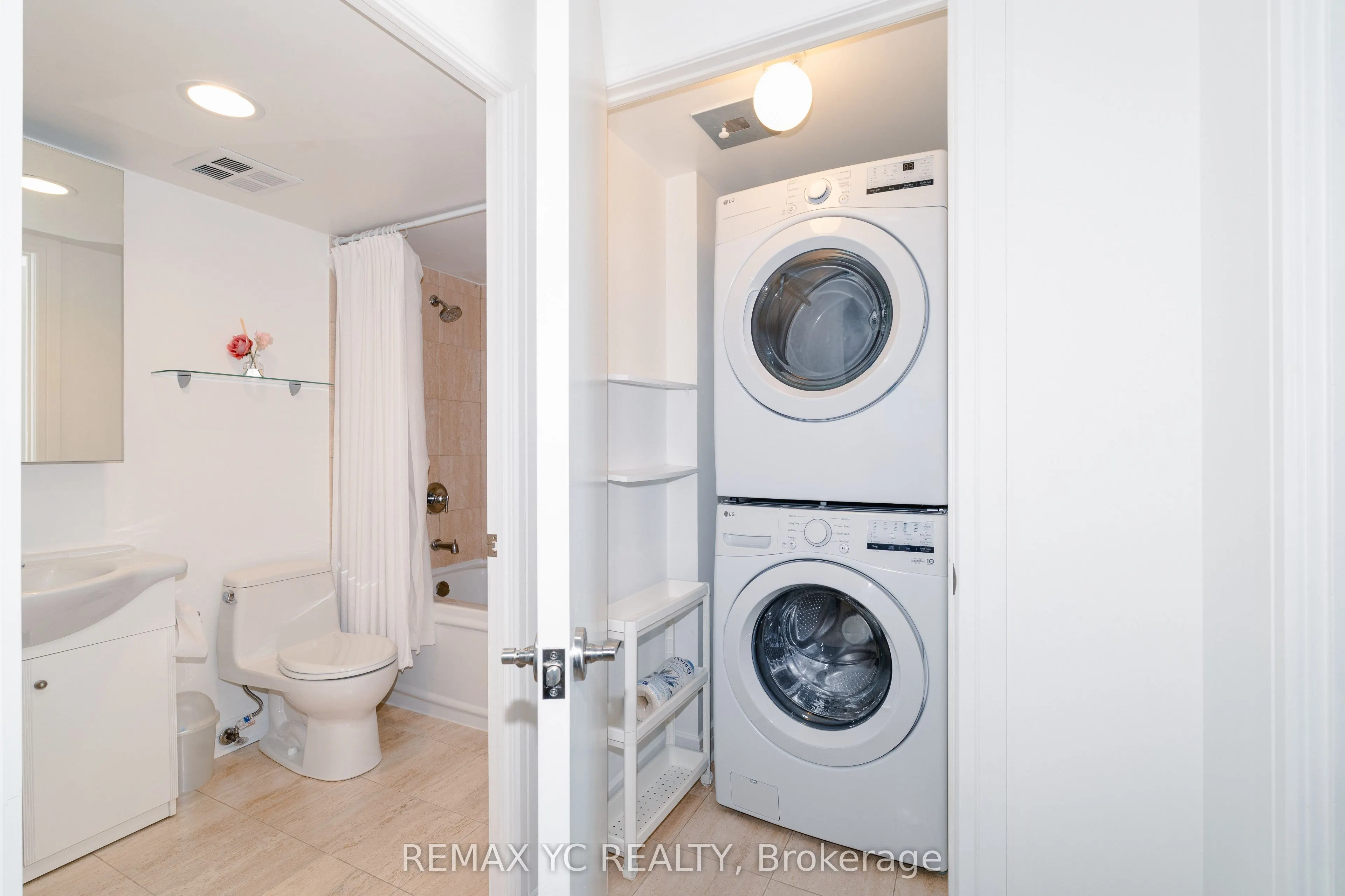 16 Harrison Garden Boulevard, #2612