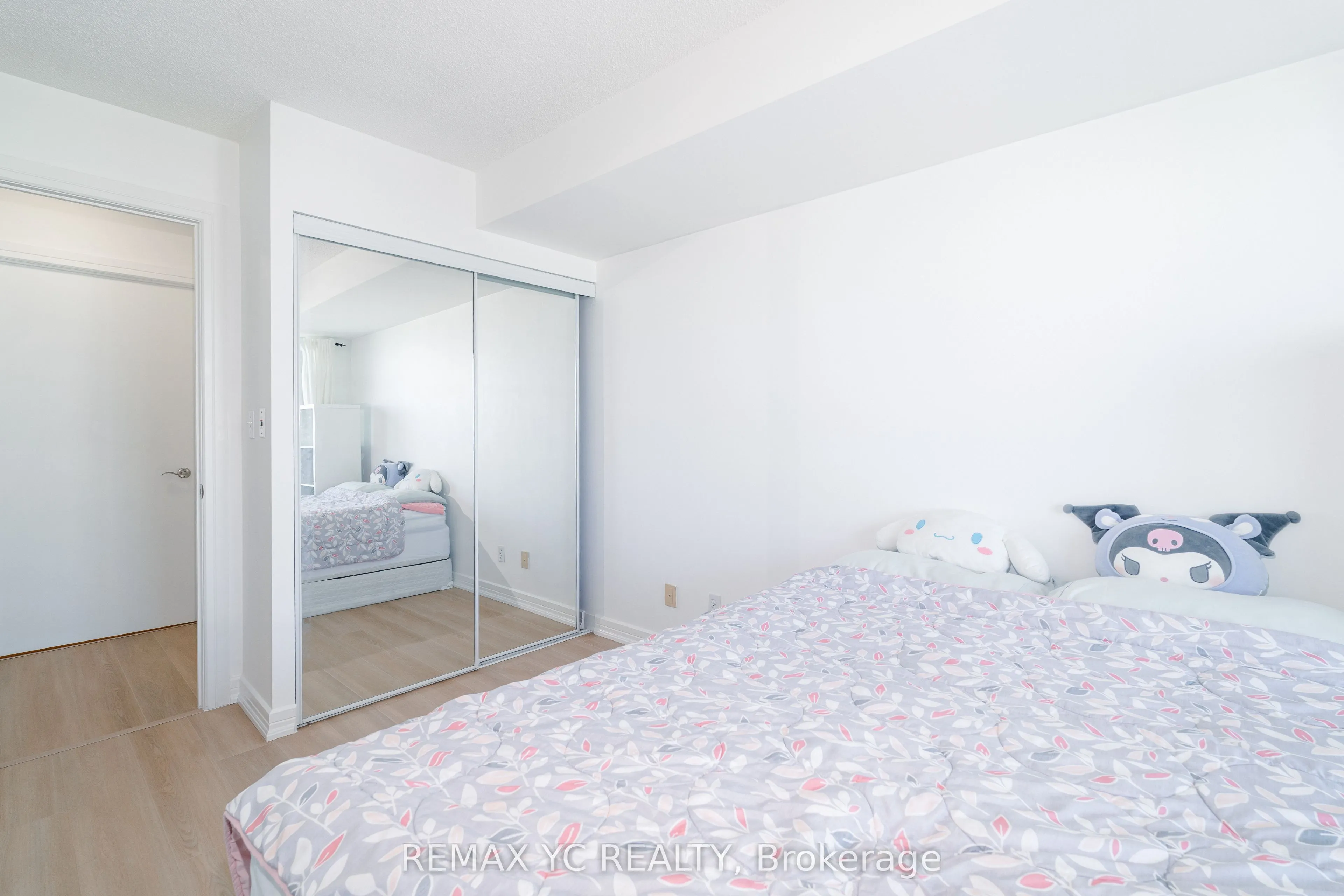 16 Harrison Garden Boulevard, #2612
