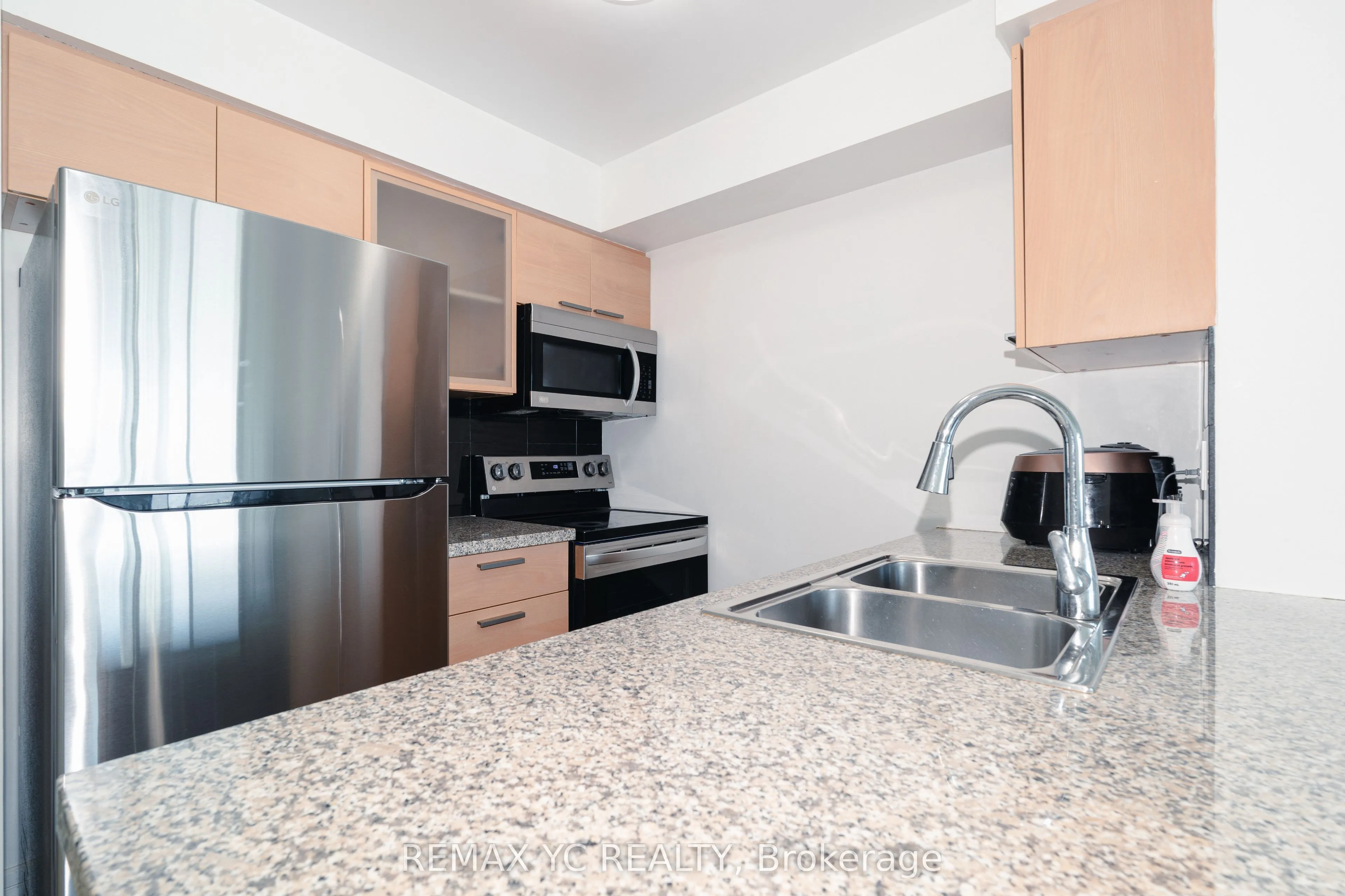16 Harrison Garden Boulevard, #2612