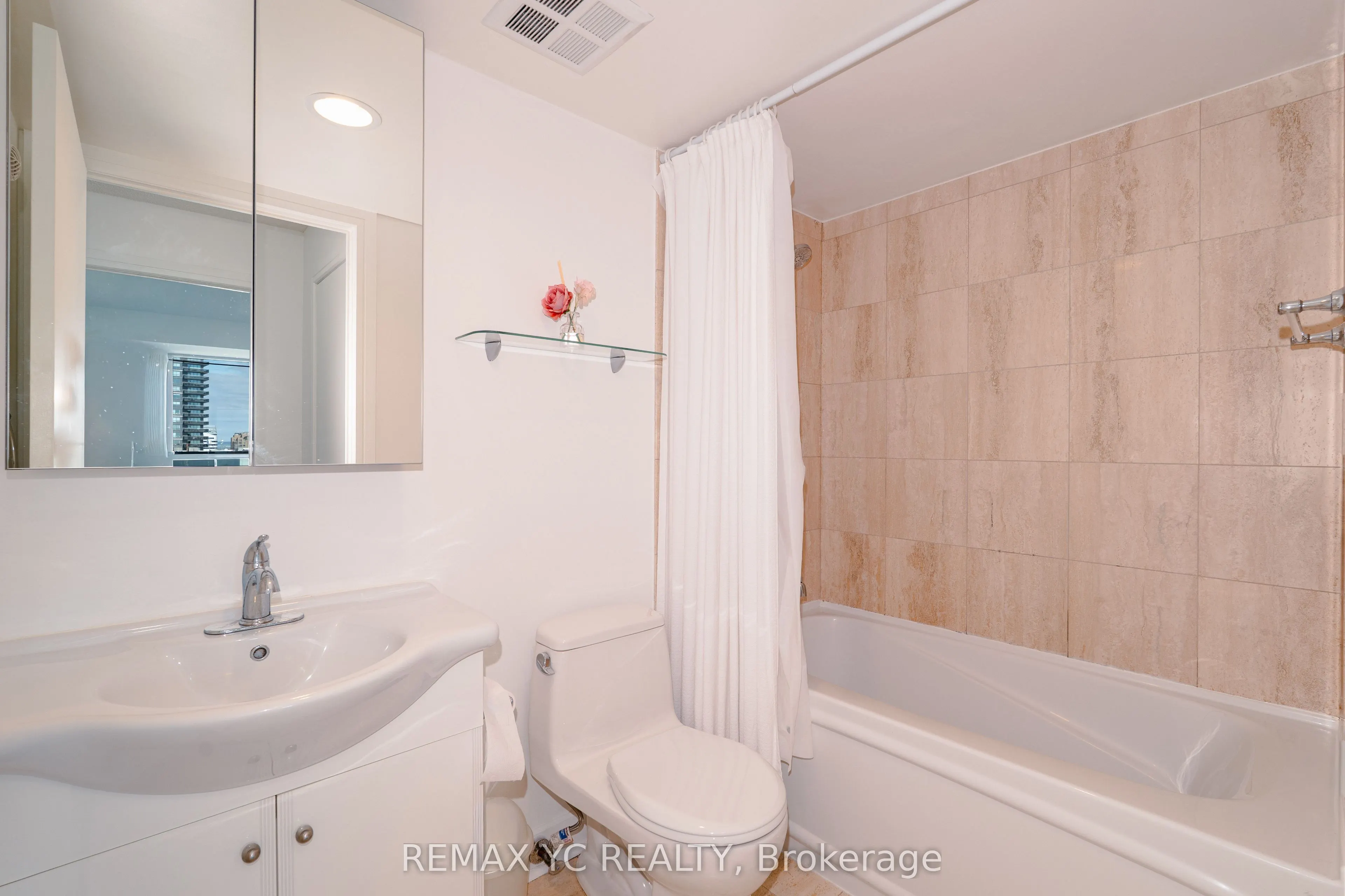 16 Harrison Garden Boulevard, #2612