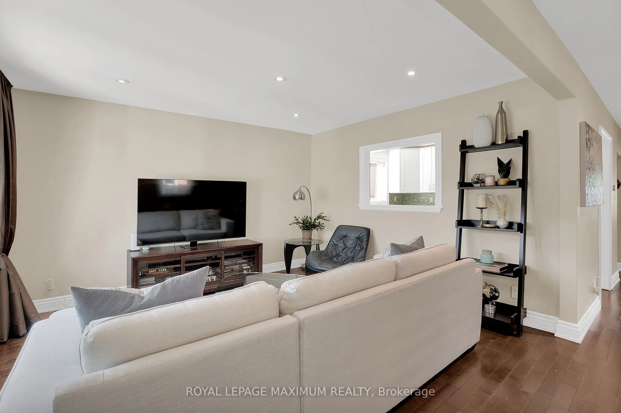 572 Northcliffe Boulevard