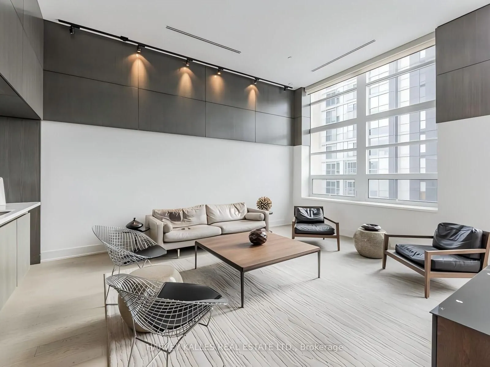 111 St Clair Avenue W, #419