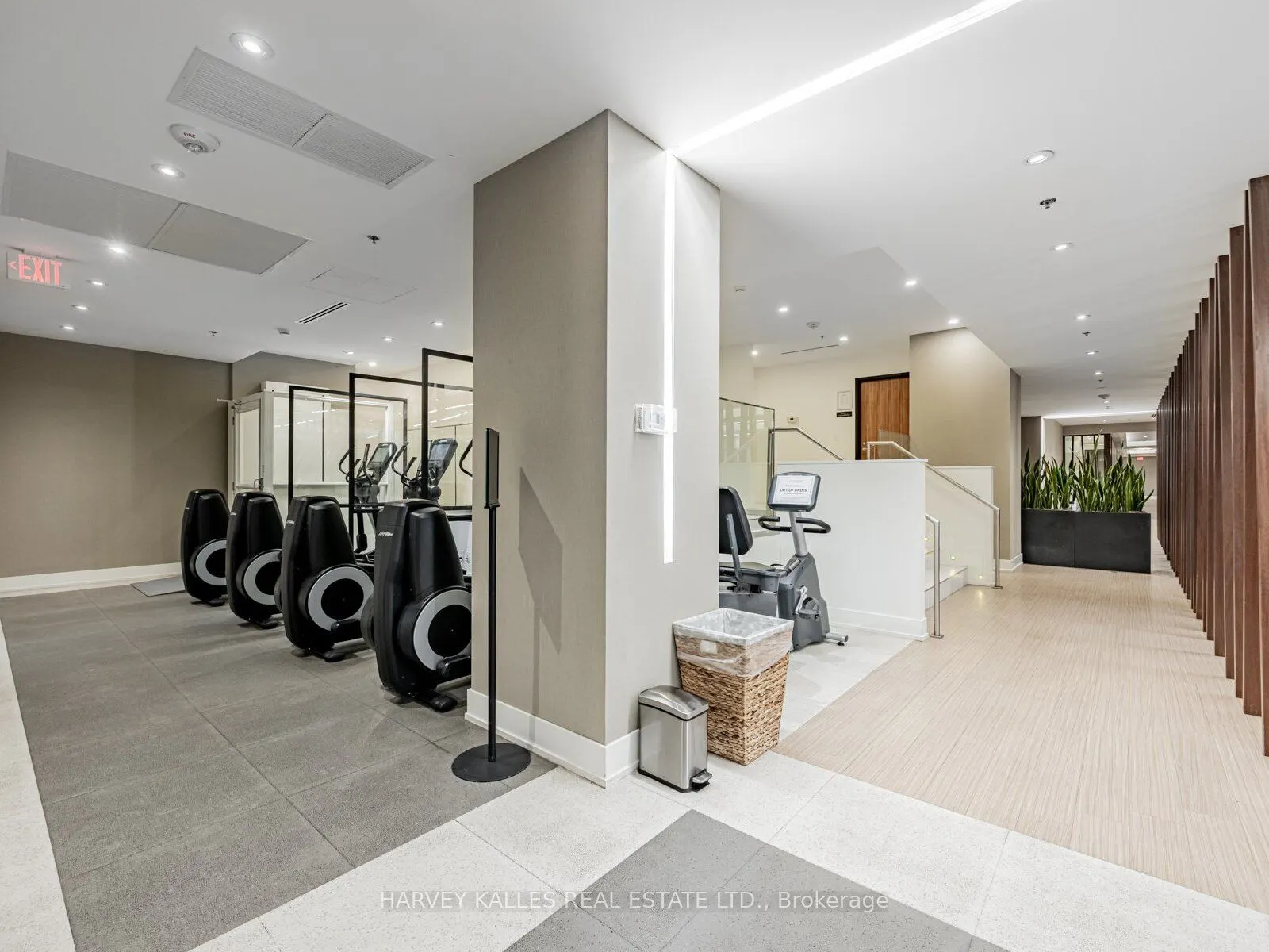 111 St Clair Avenue W, #419
