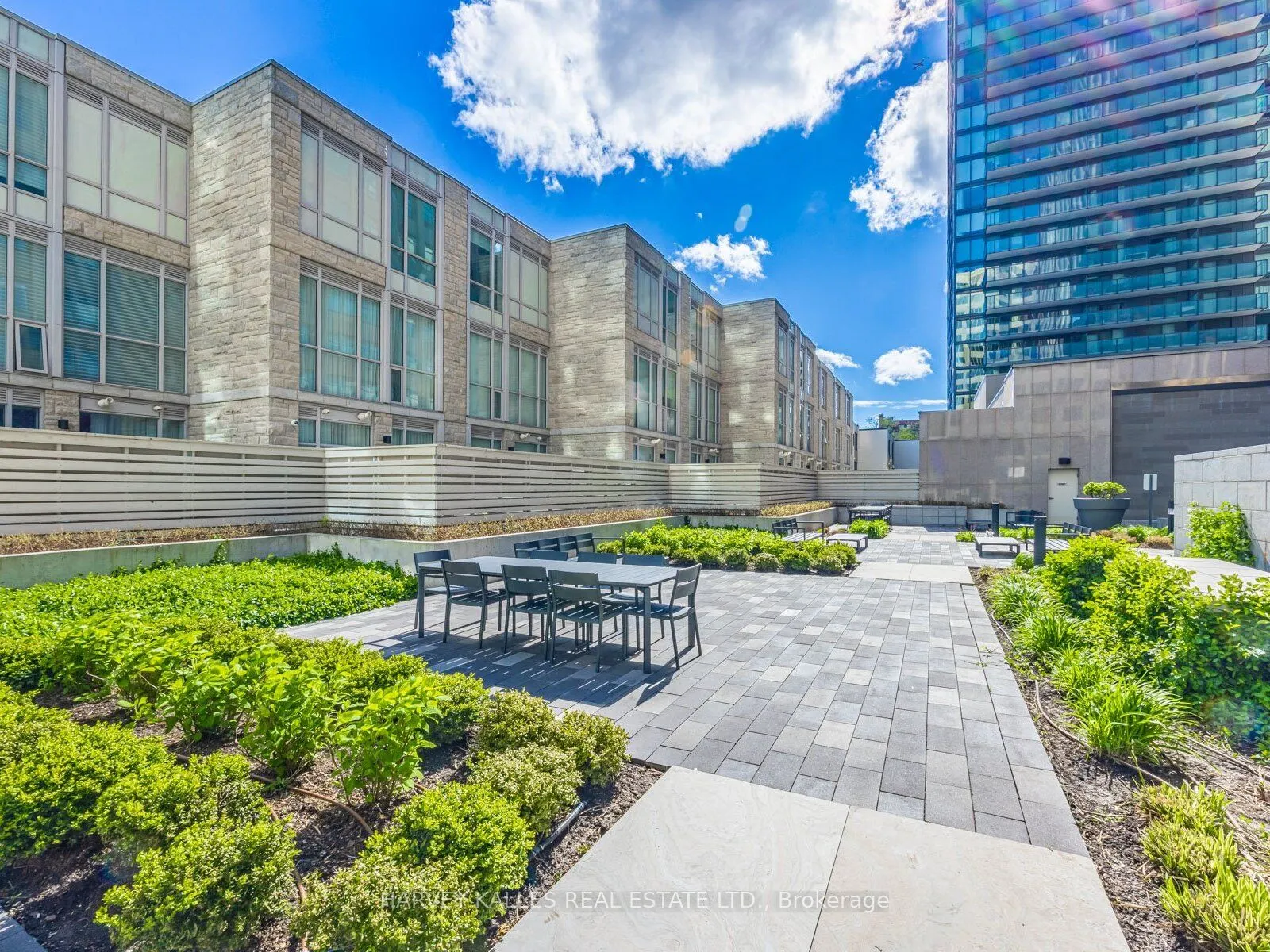 111 St Clair Avenue W, #419
